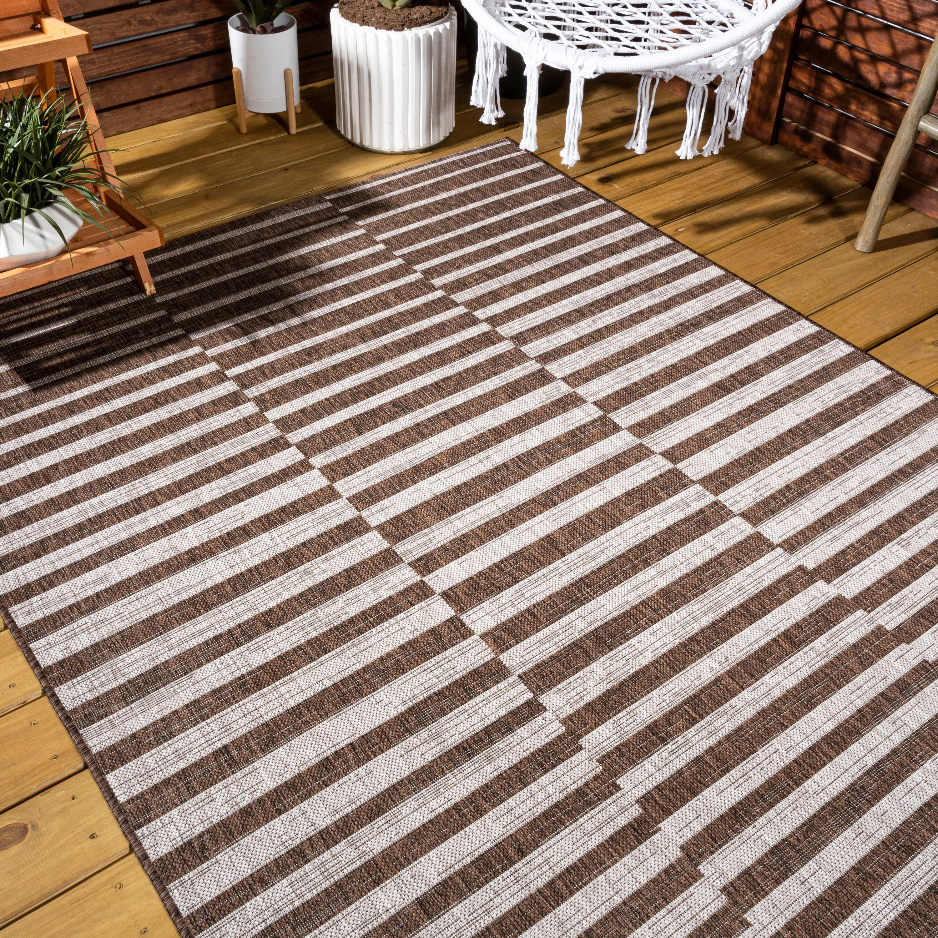 JONATHAN Y Grid Modern Offset Stripe Indoor/Outdoor Area Rug
