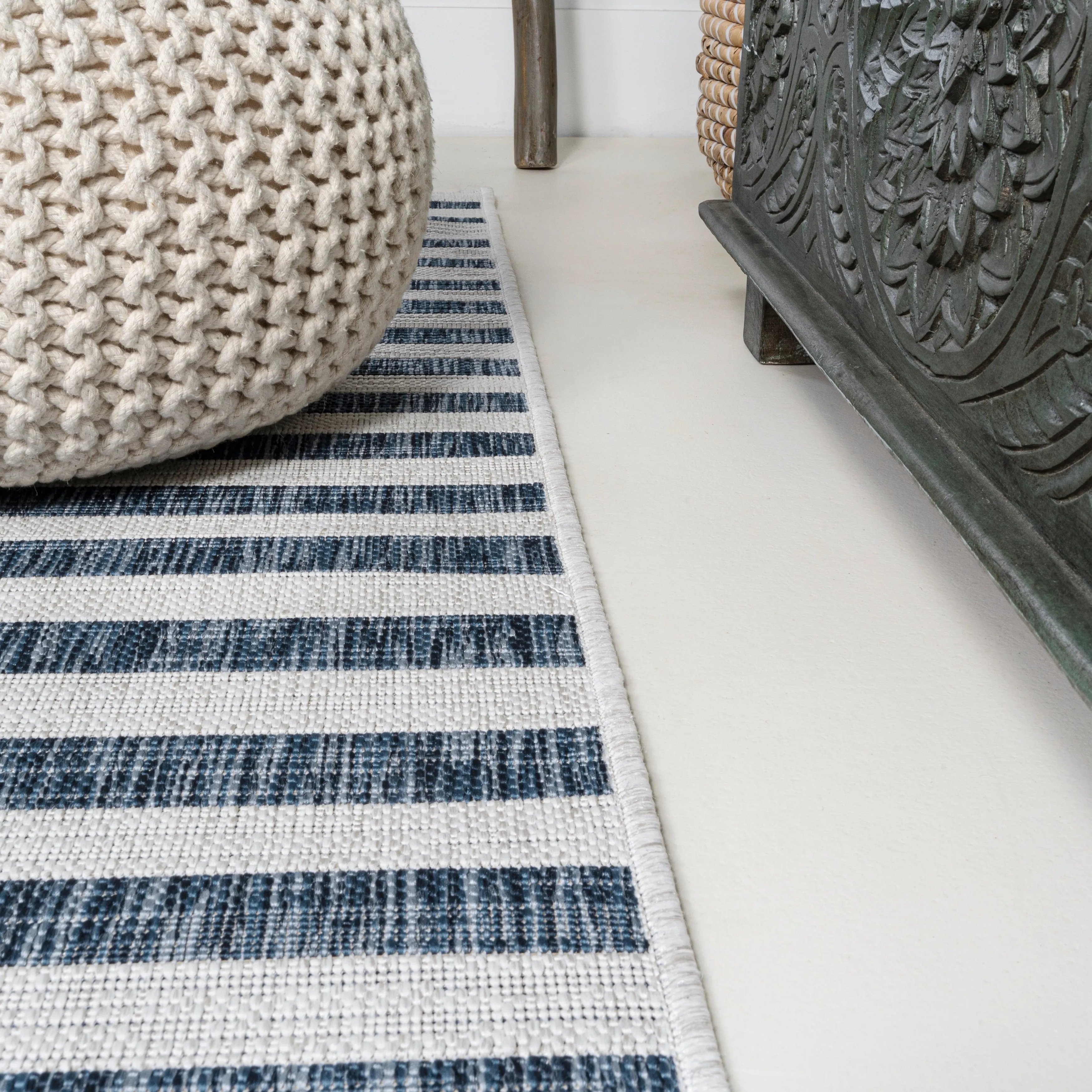 JONATHAN Y Grid Modern Offset Stripe Indoor/Outdoor Area Rug