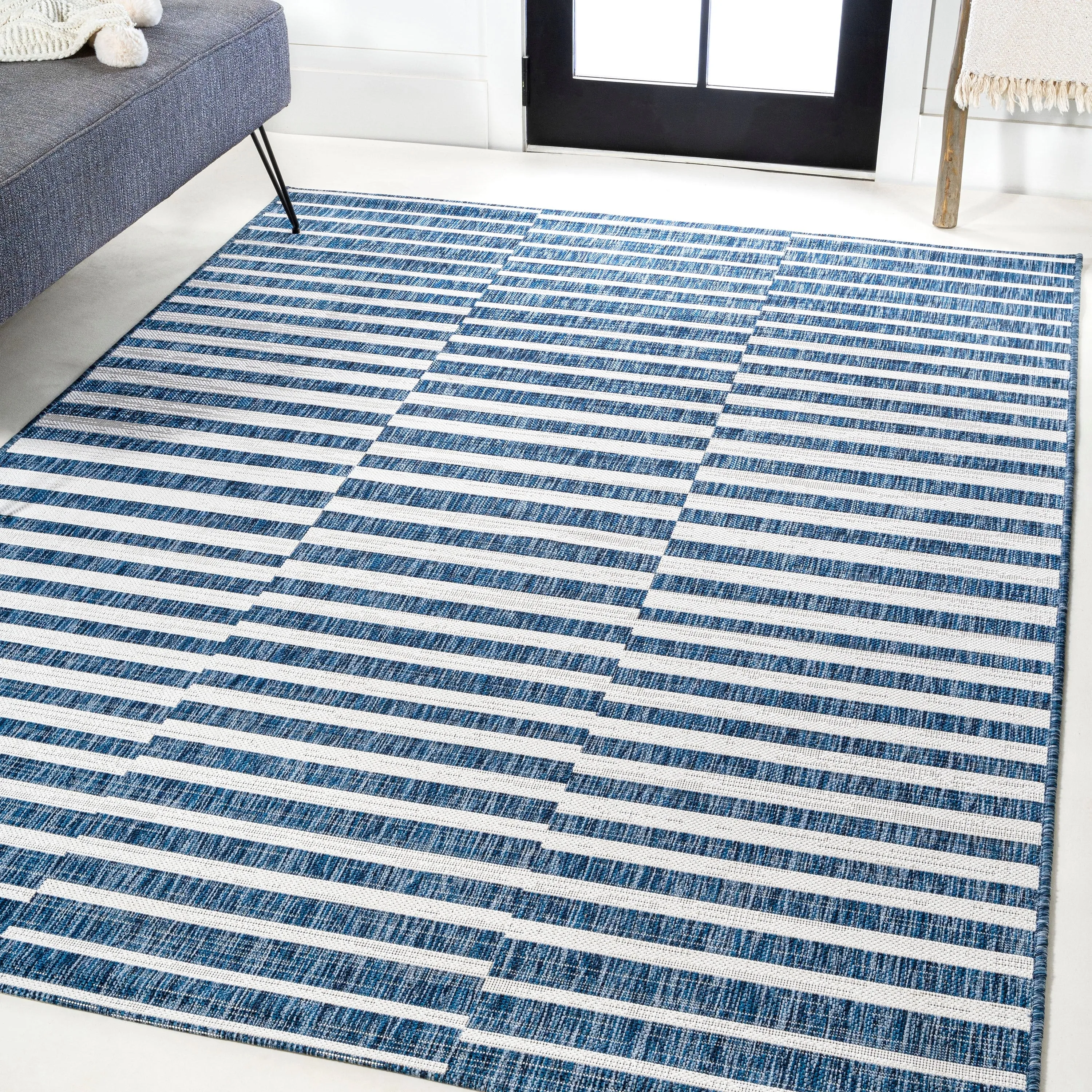 JONATHAN Y Grid Modern Offset Stripe Indoor/Outdoor Area Rug