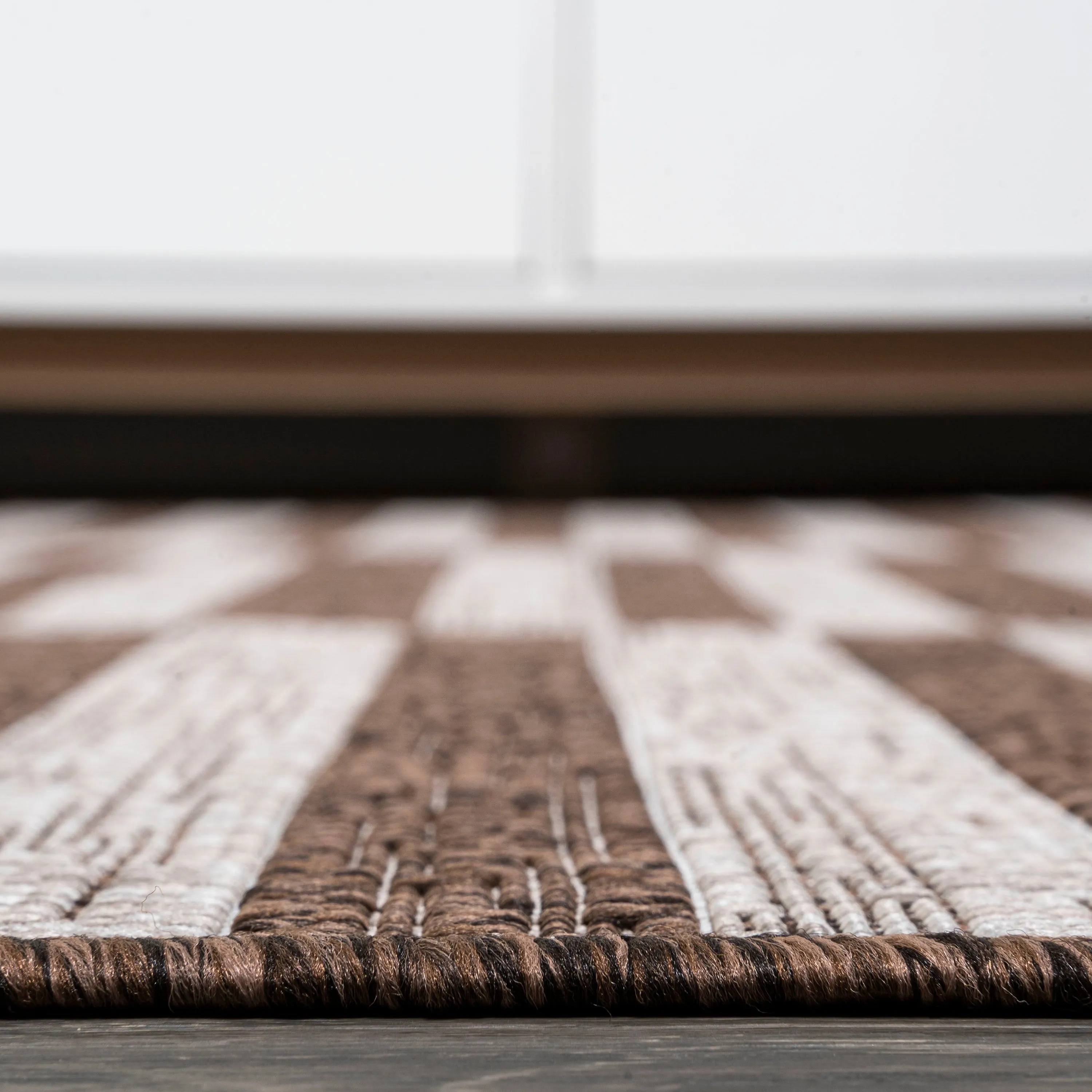 JONATHAN Y Grid Modern Offset Stripe Indoor/Outdoor Area Rug