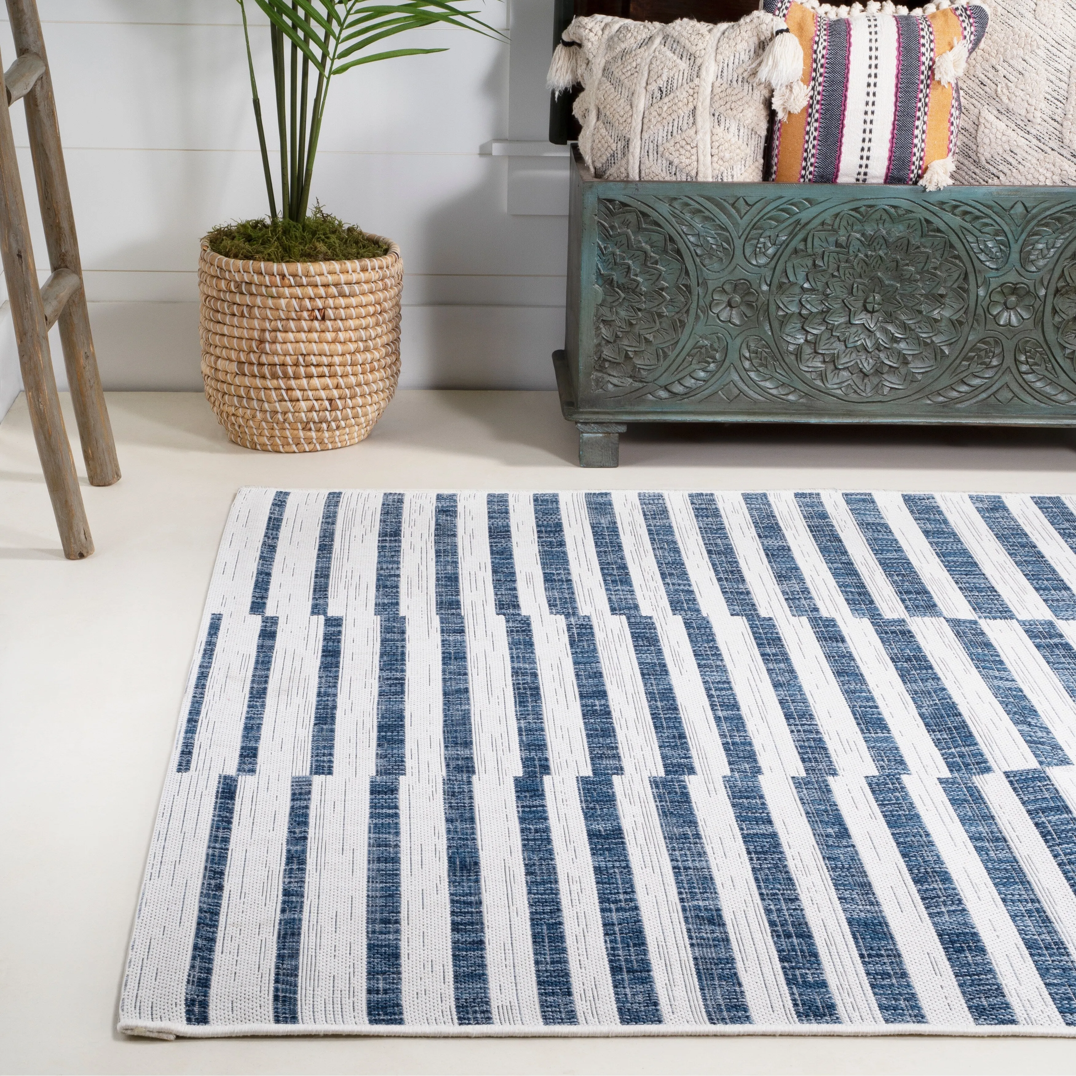 JONATHAN Y Grid Modern Offset Stripe Indoor/Outdoor Area Rug