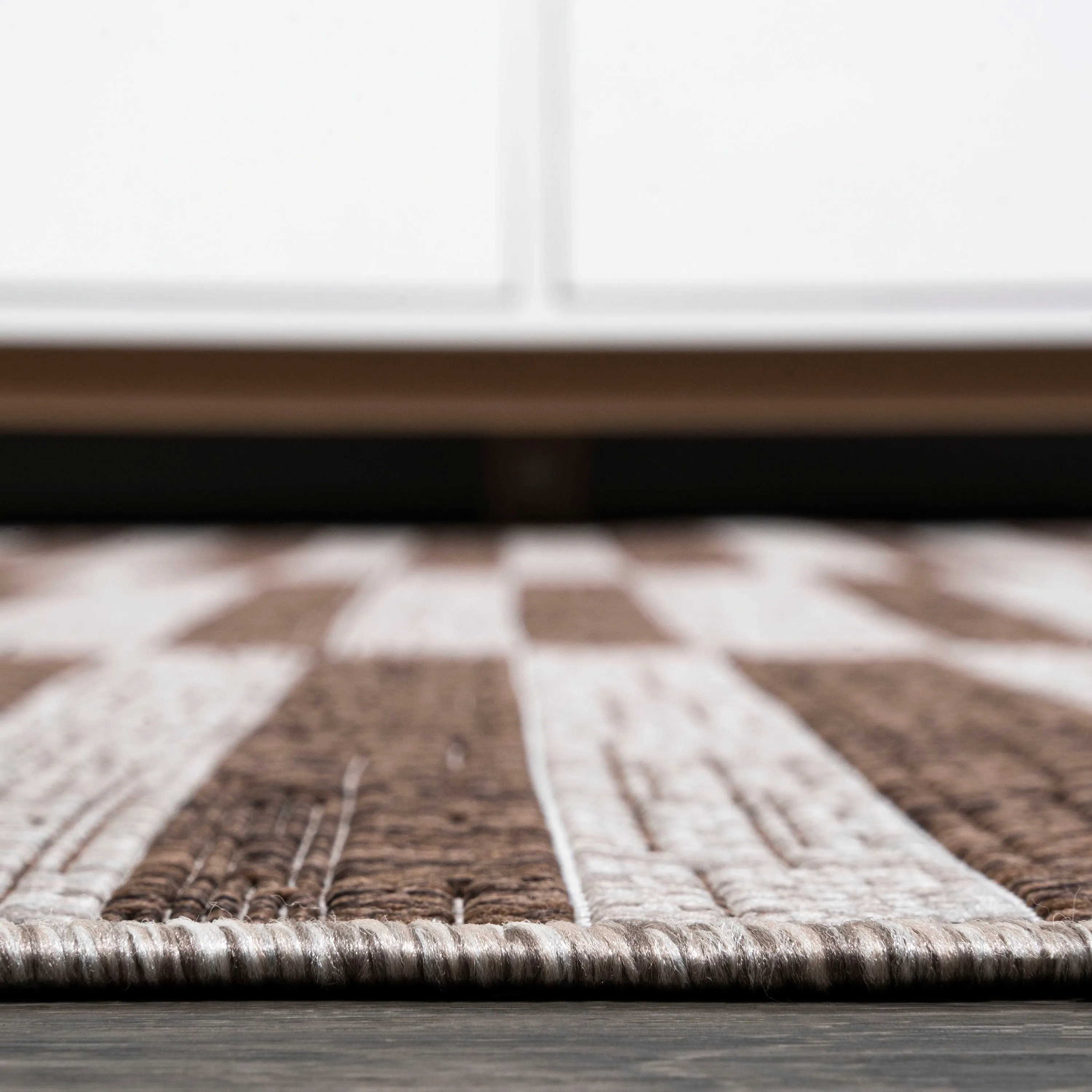 JONATHAN Y Grid Modern Offset Stripe Indoor/Outdoor Area Rug