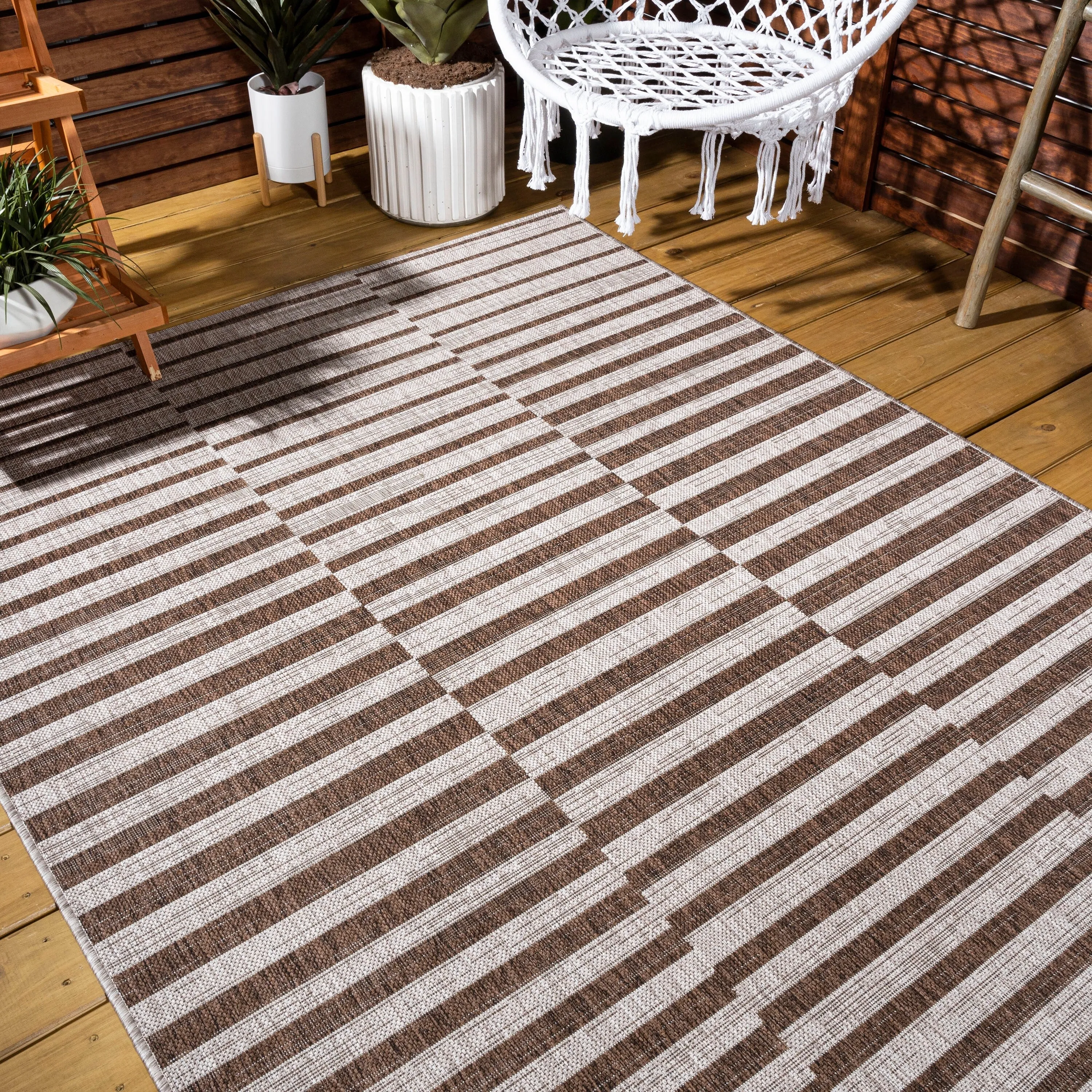 JONATHAN Y Grid Modern Offset Stripe Indoor/Outdoor Area Rug