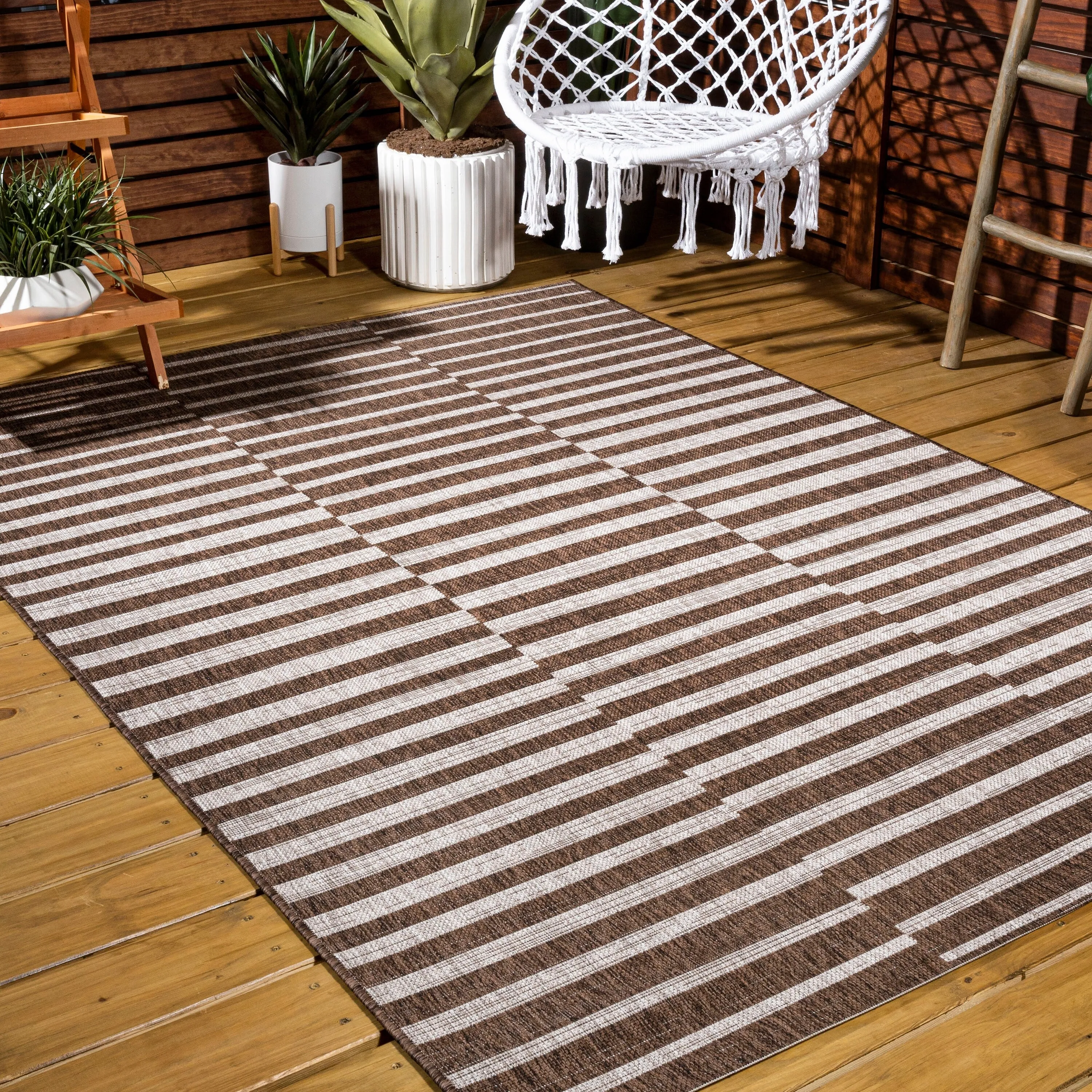 JONATHAN Y Grid Modern Offset Stripe Indoor/Outdoor Area Rug