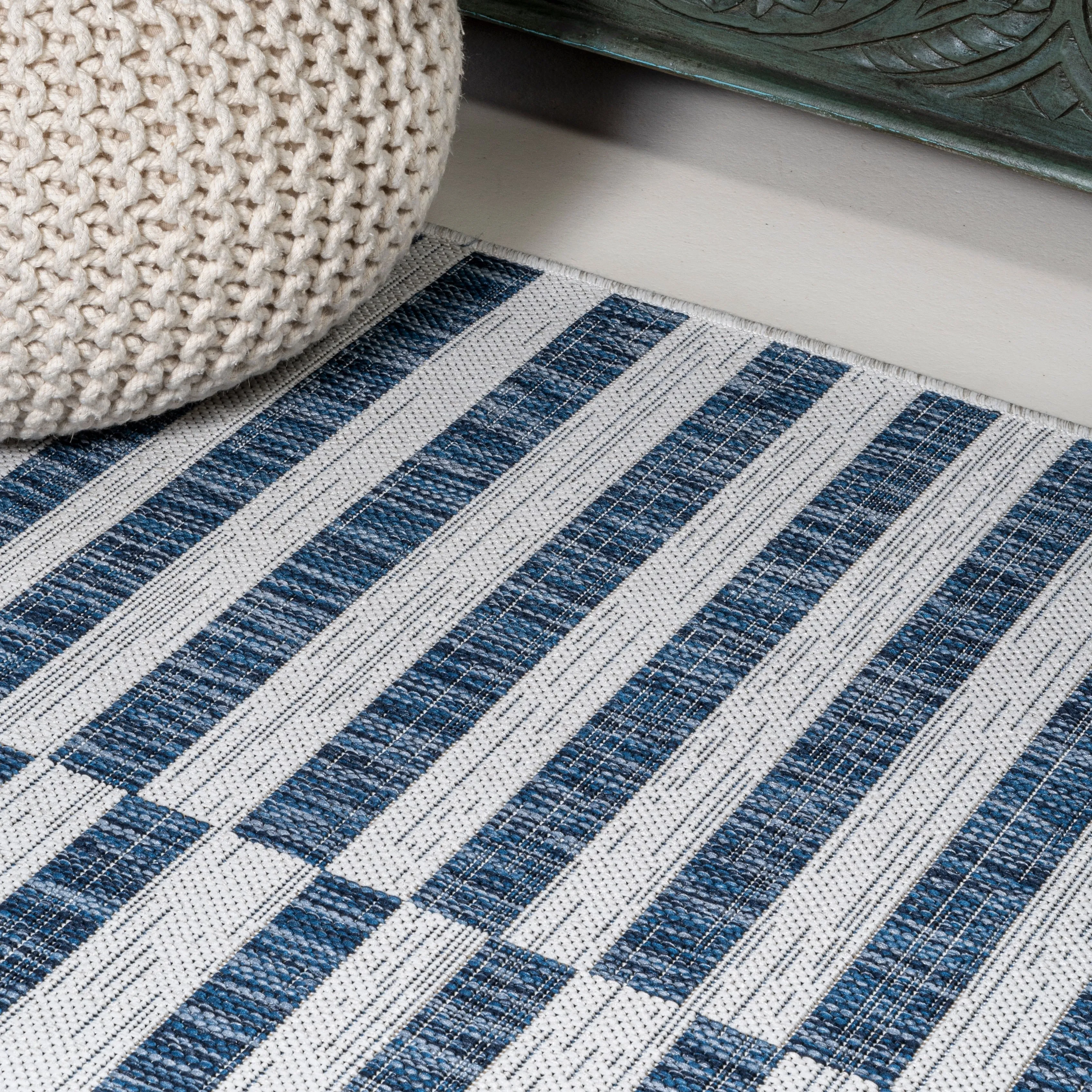JONATHAN Y Grid Modern Offset Stripe Indoor/Outdoor Area Rug