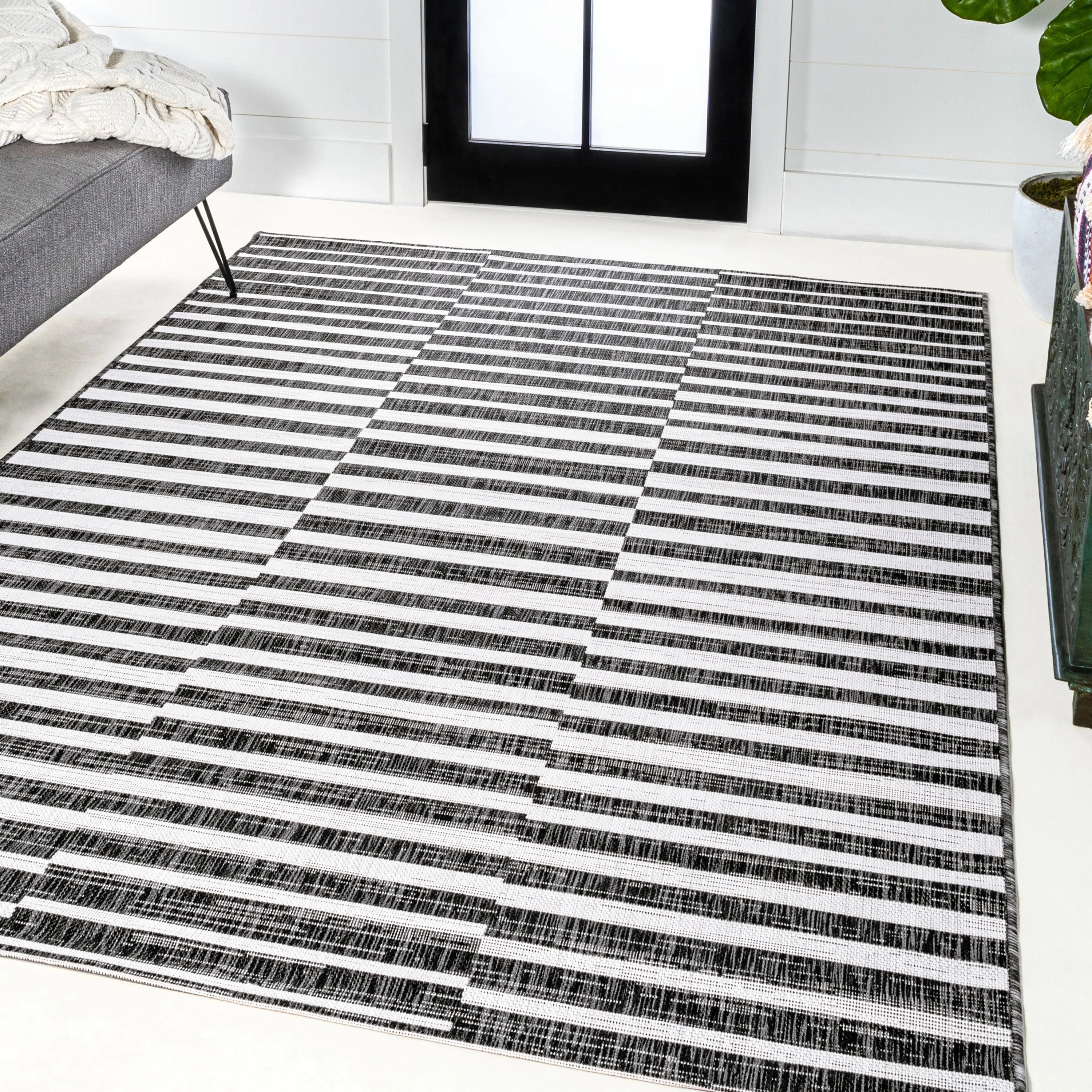 JONATHAN Y Grid Modern Offset Stripe Indoor/Outdoor Area Rug