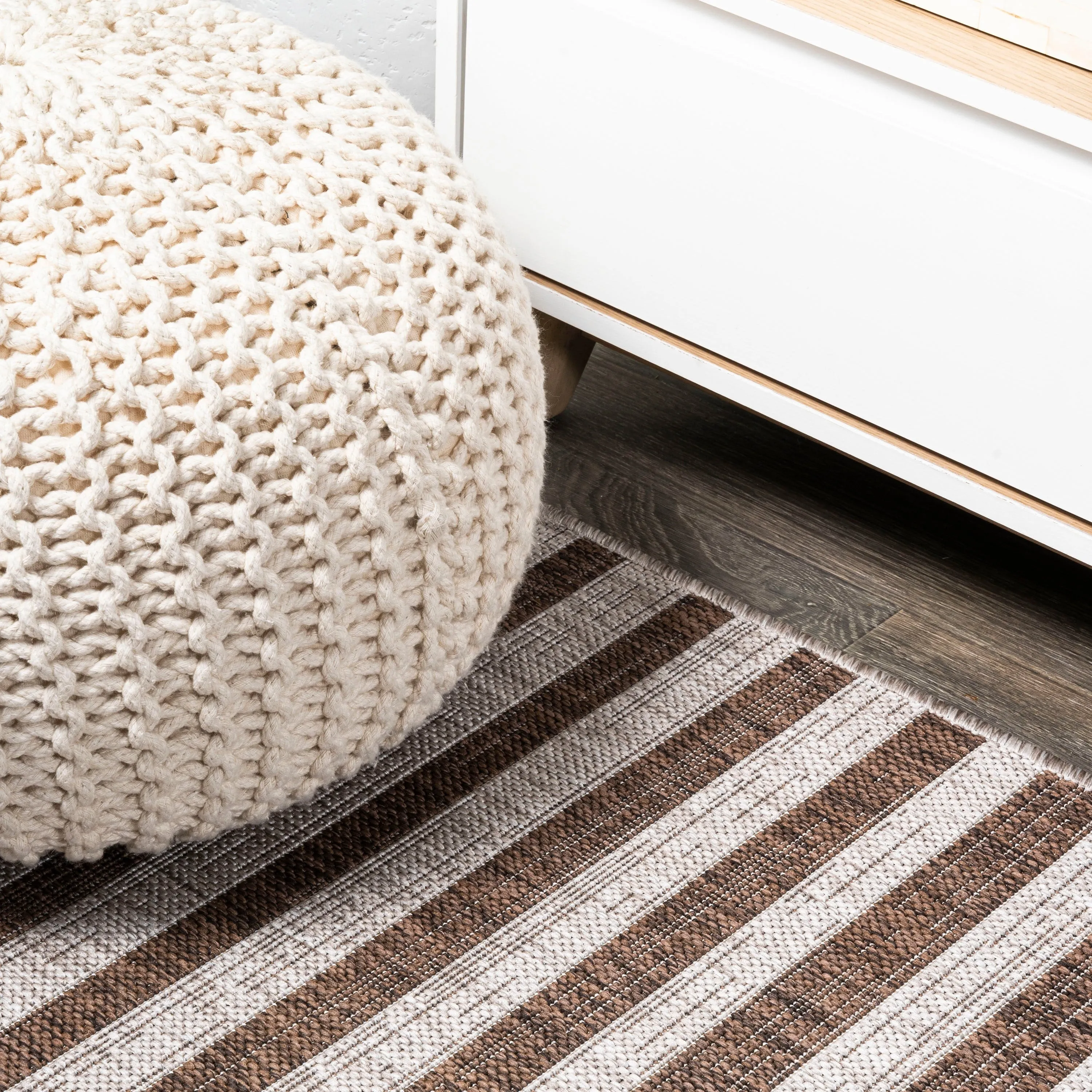 JONATHAN Y Grid Modern Offset Stripe Indoor/Outdoor Area Rug