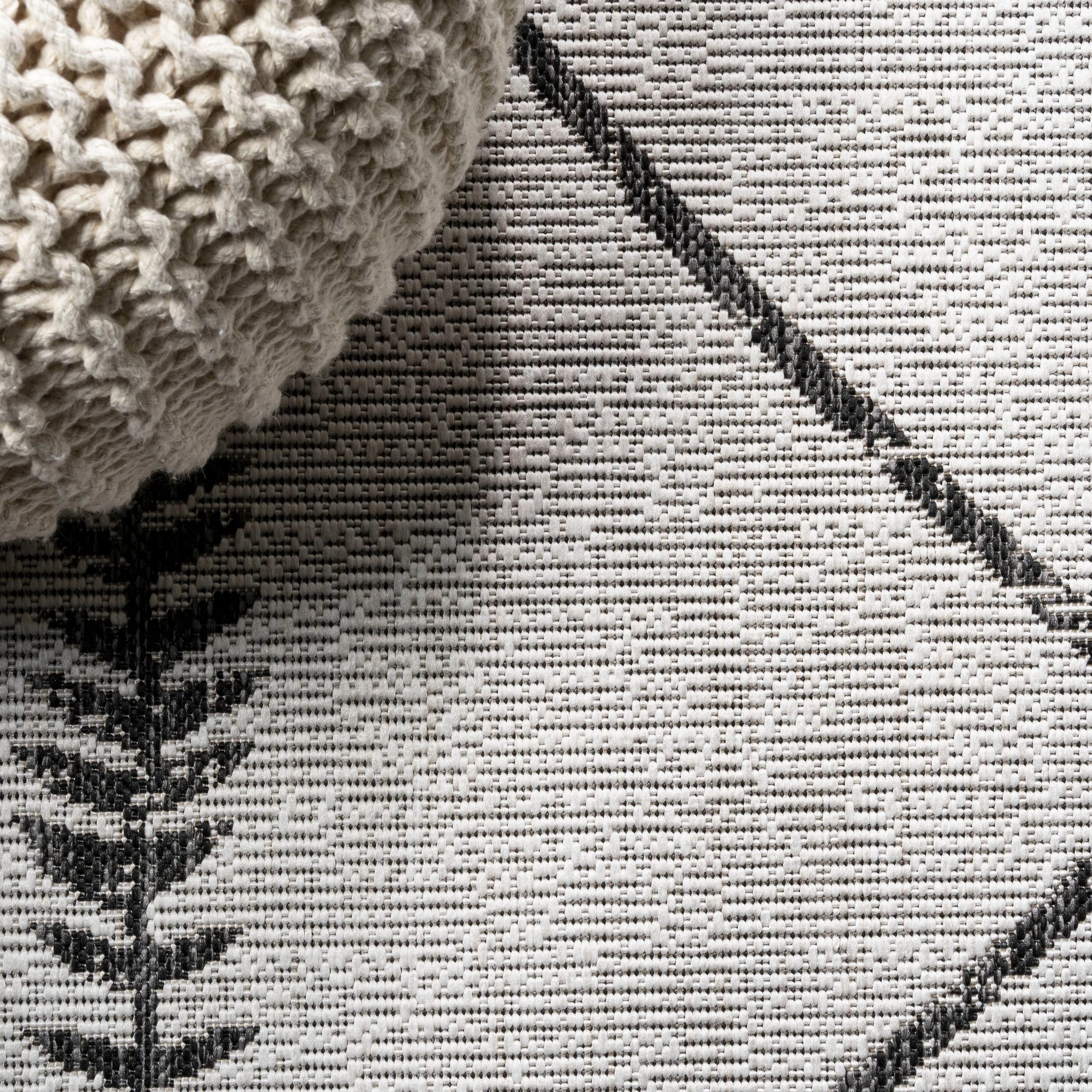 JONATHAN Y Kafel Tribal Diamond Trellis Indoor/Outdoor Area Rug
