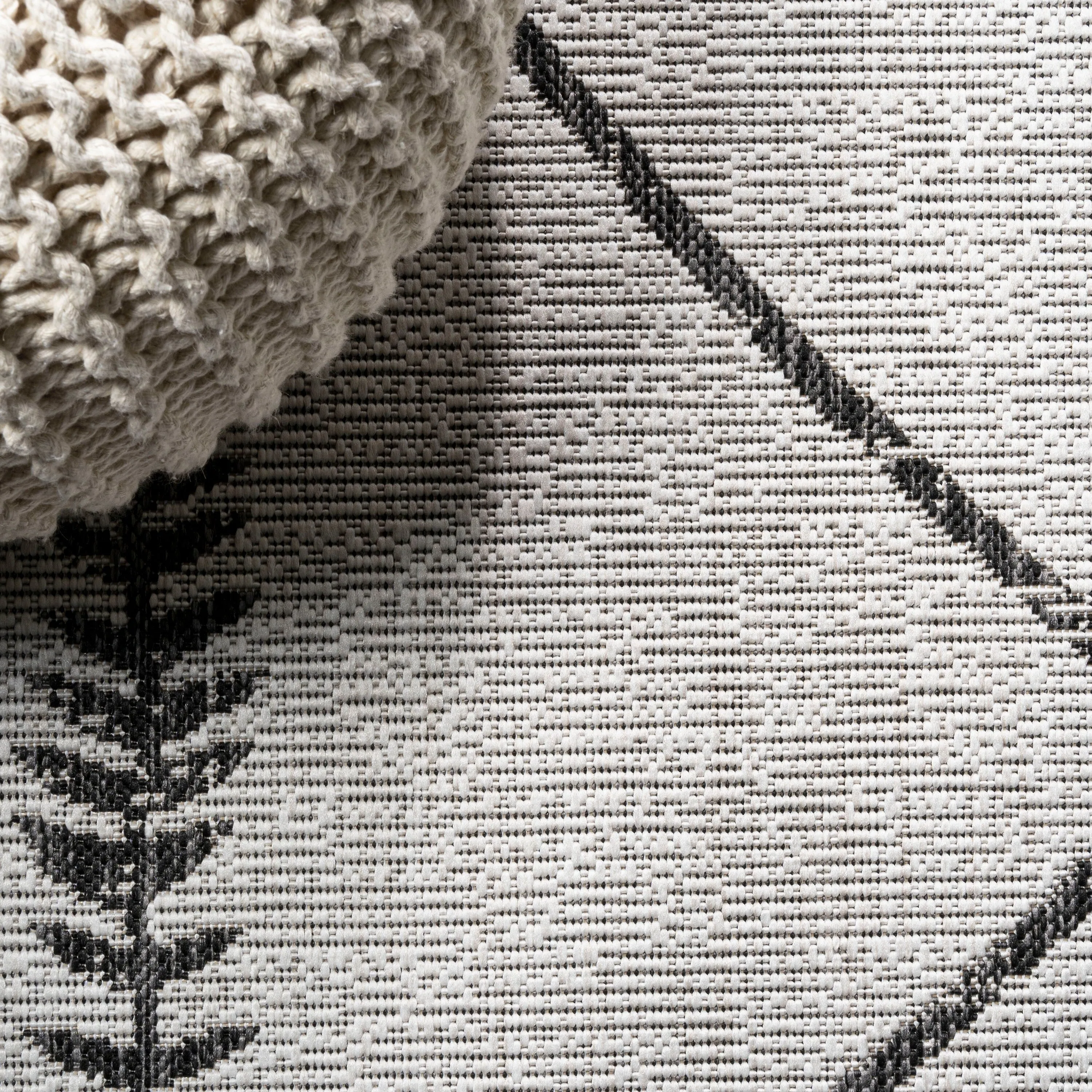 JONATHAN Y Kafel Tribal Diamond Trellis Indoor/Outdoor Area Rug