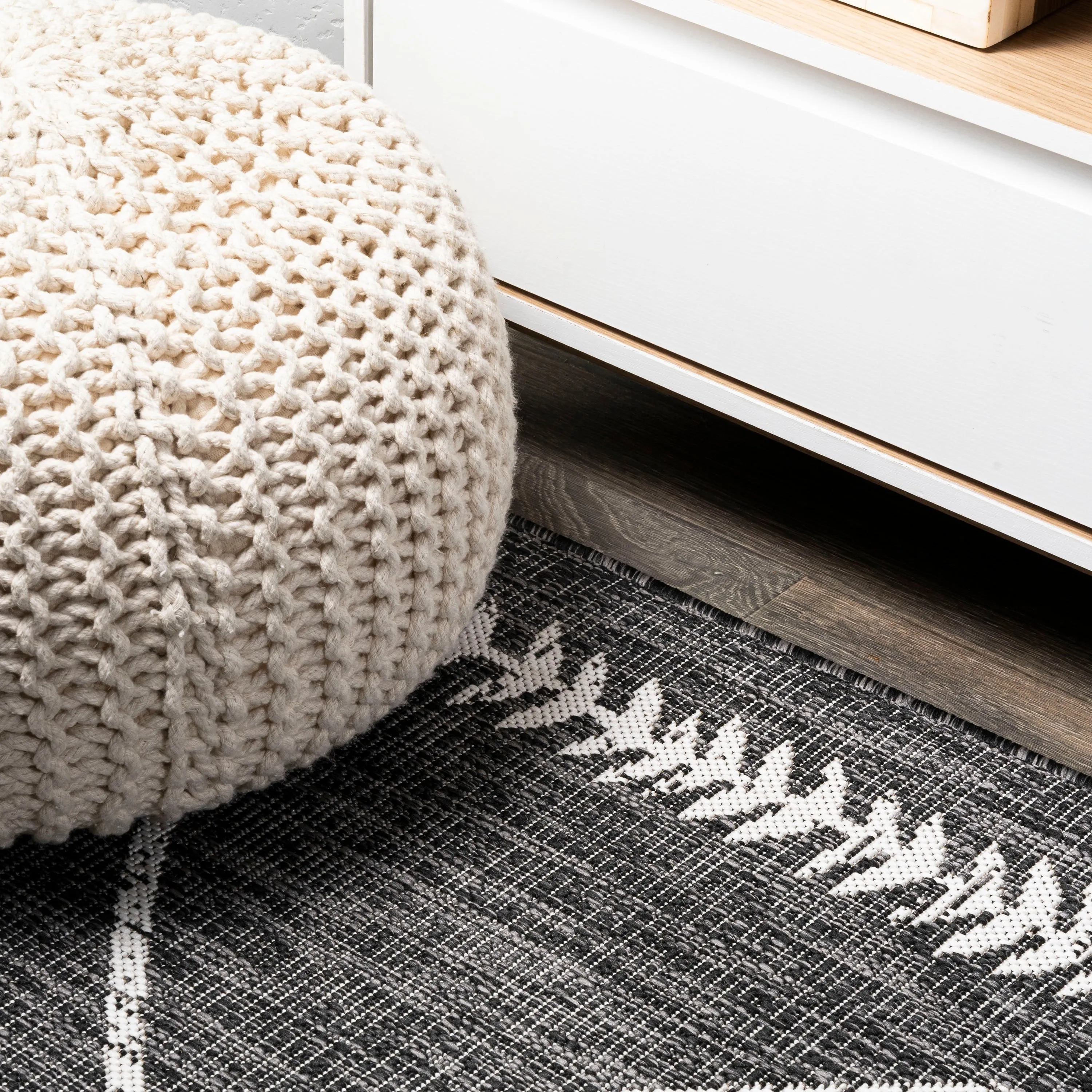 JONATHAN Y Kafel Tribal Diamond Trellis Indoor/Outdoor Area Rug