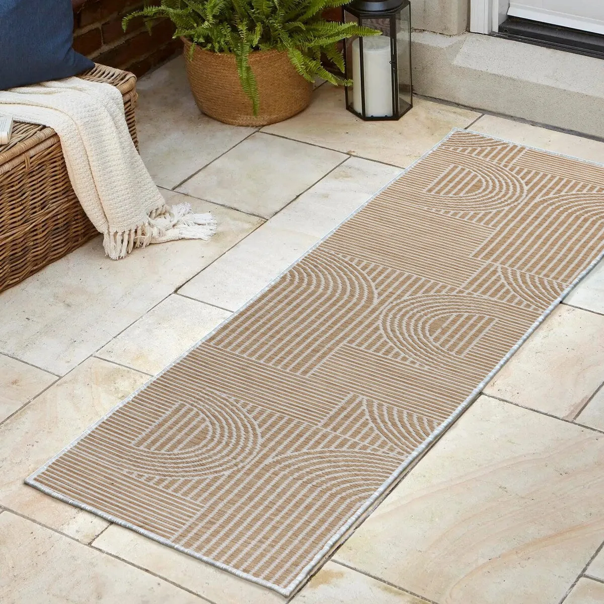 JONATHAN Y Reversible Bijan Mid-Century Modern Arch Stripe Machine-Washable Cream/Beige Indoor/Outdoor Rug