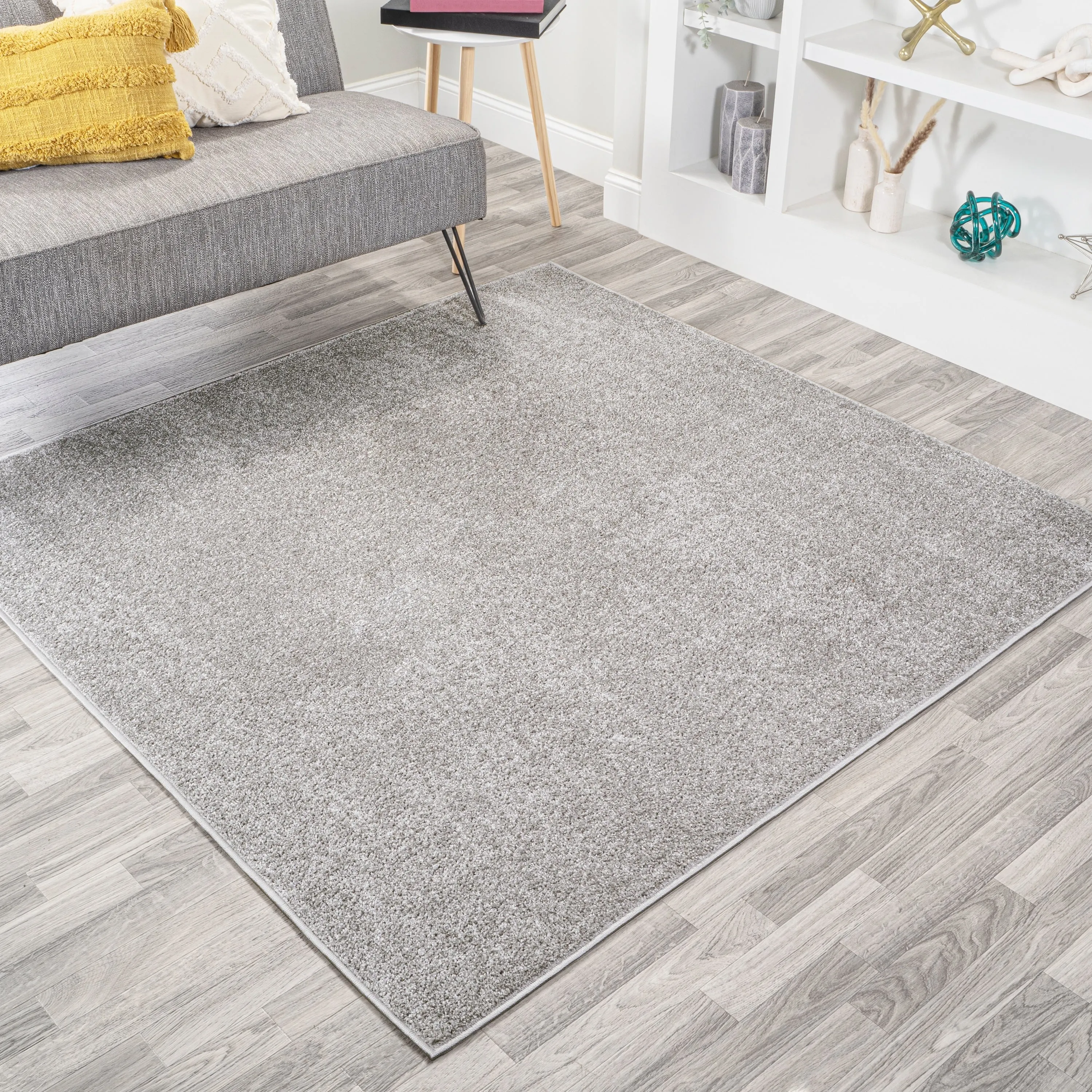 JONATHAN Y Tumbling Solid Low-Pile Area Rug