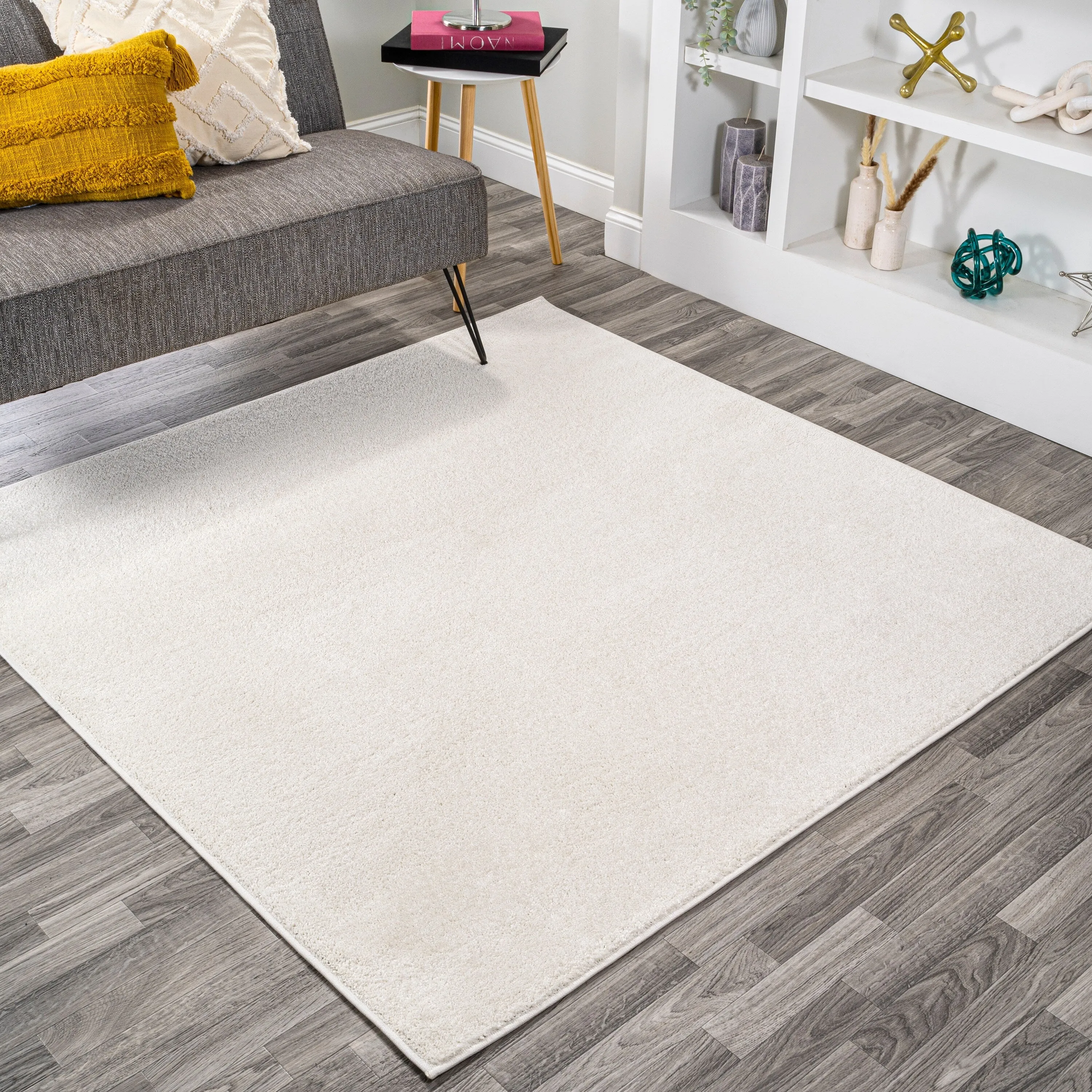 JONATHAN Y Tumbling Solid Low-Pile Area Rug