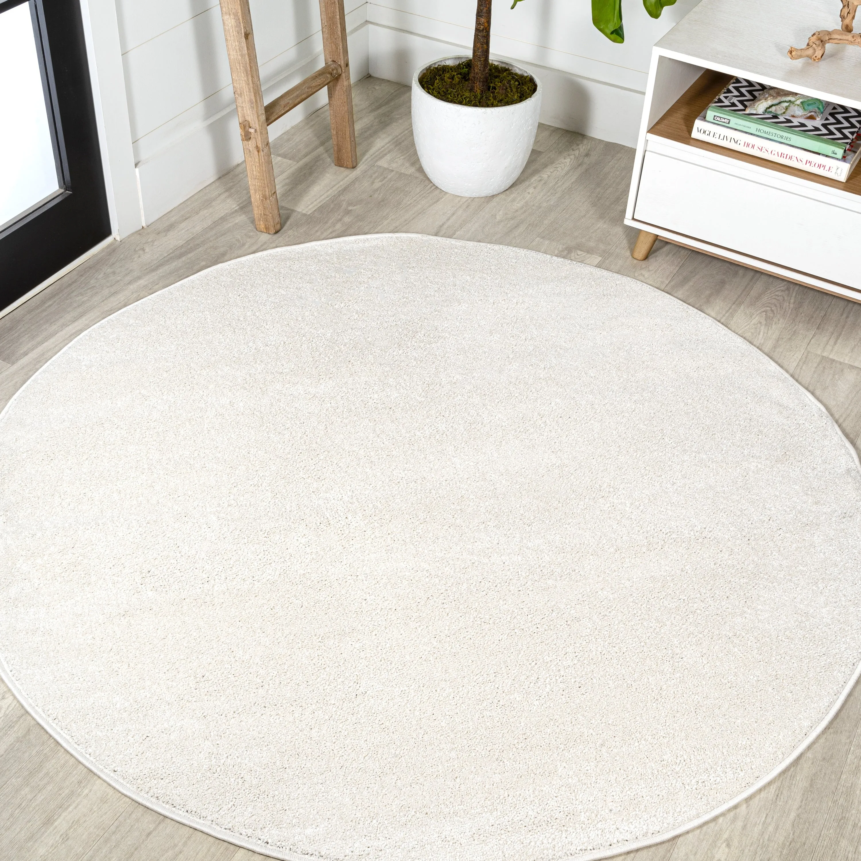 JONATHAN Y Tumbling Solid Low-Pile Area Rug