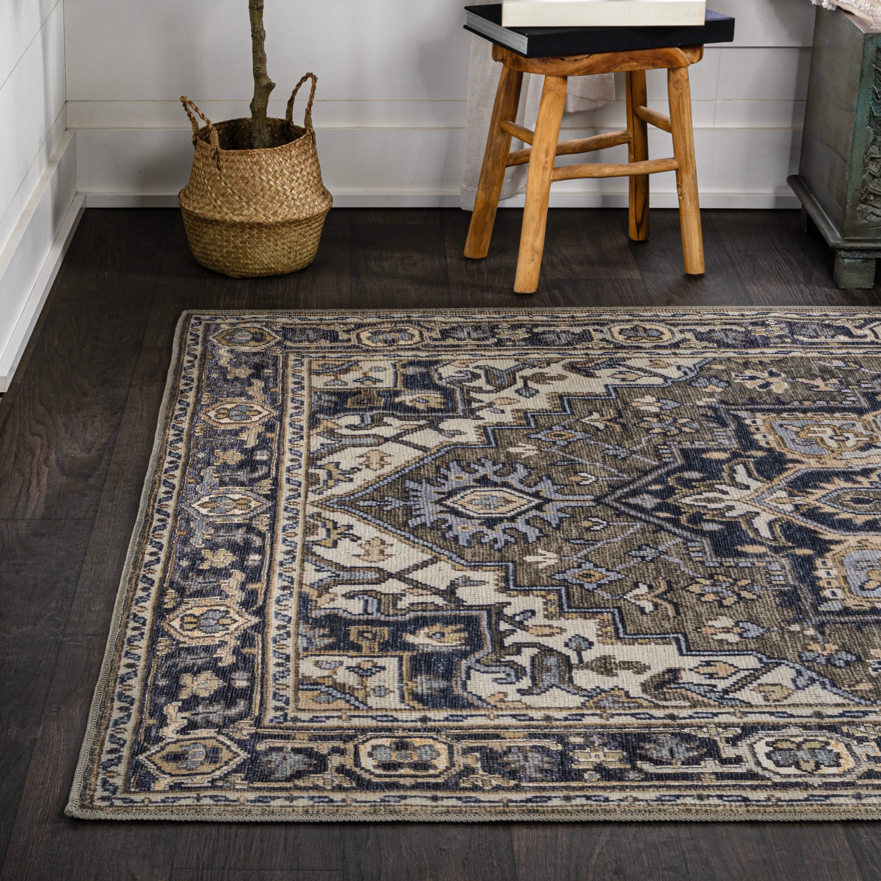 JONATHAN Y Victoria Ornate Large Medallion Machine Washable Area Rug
