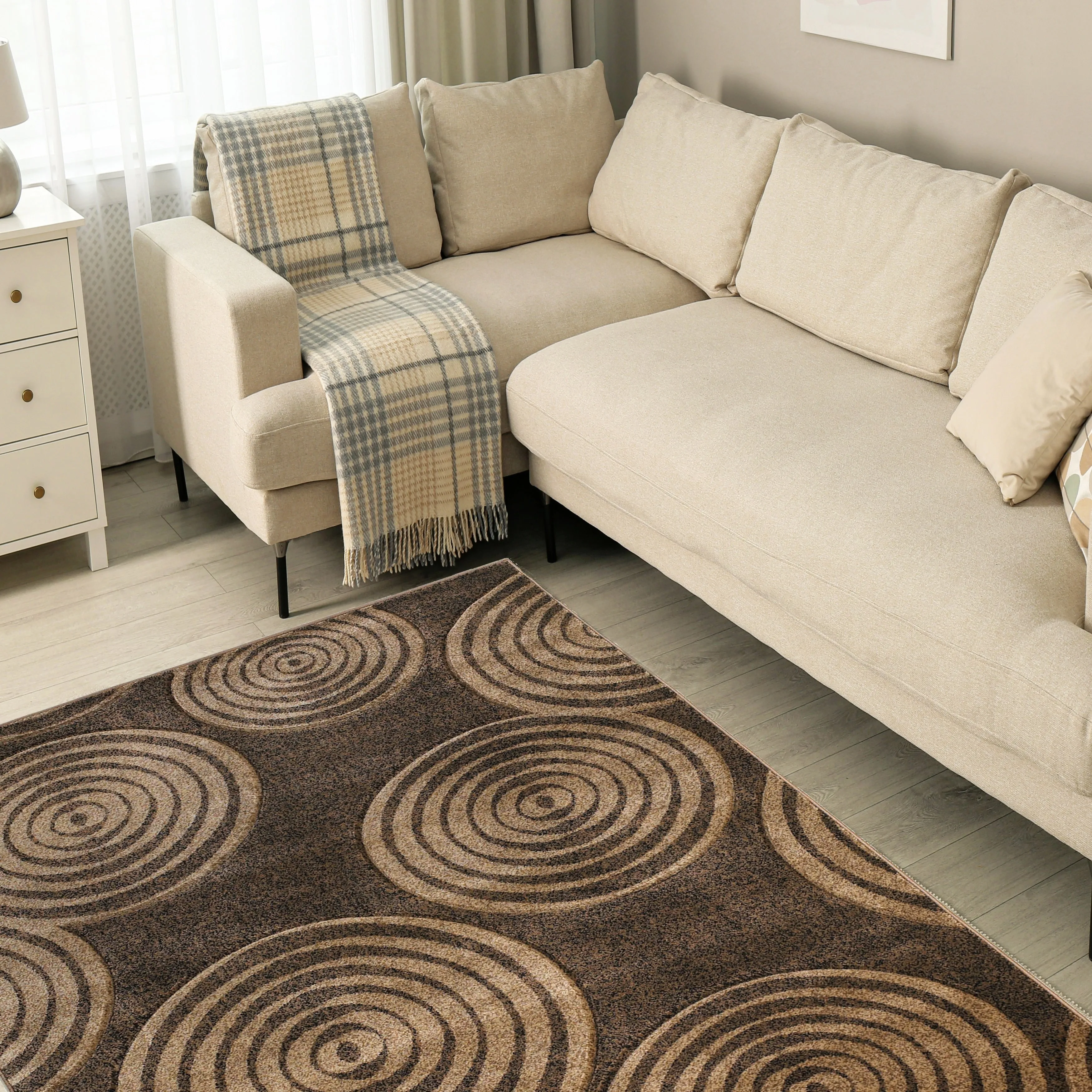 Linon Milan Collection Circles Area Rug