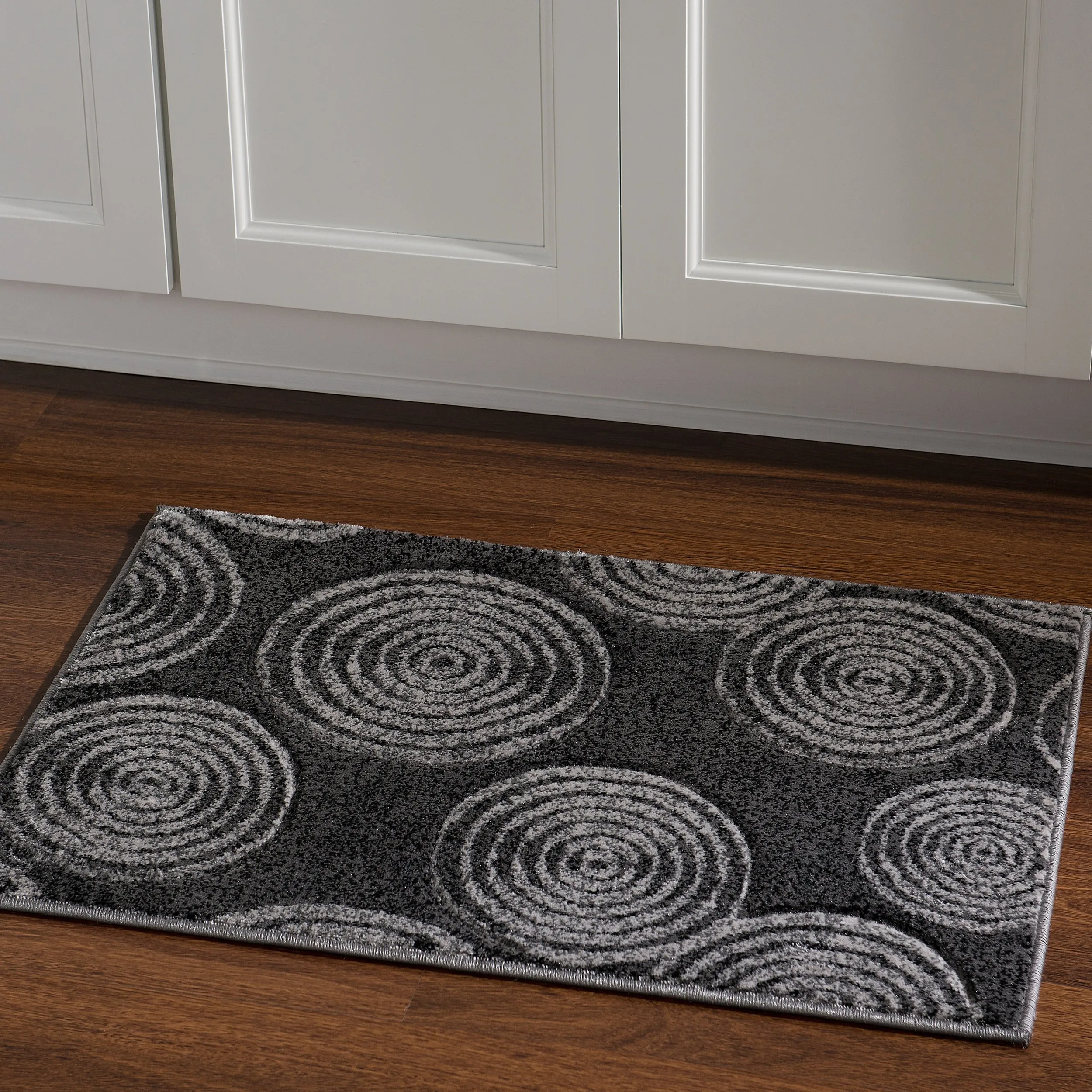 Linon Milan Collection Circles Area Rug