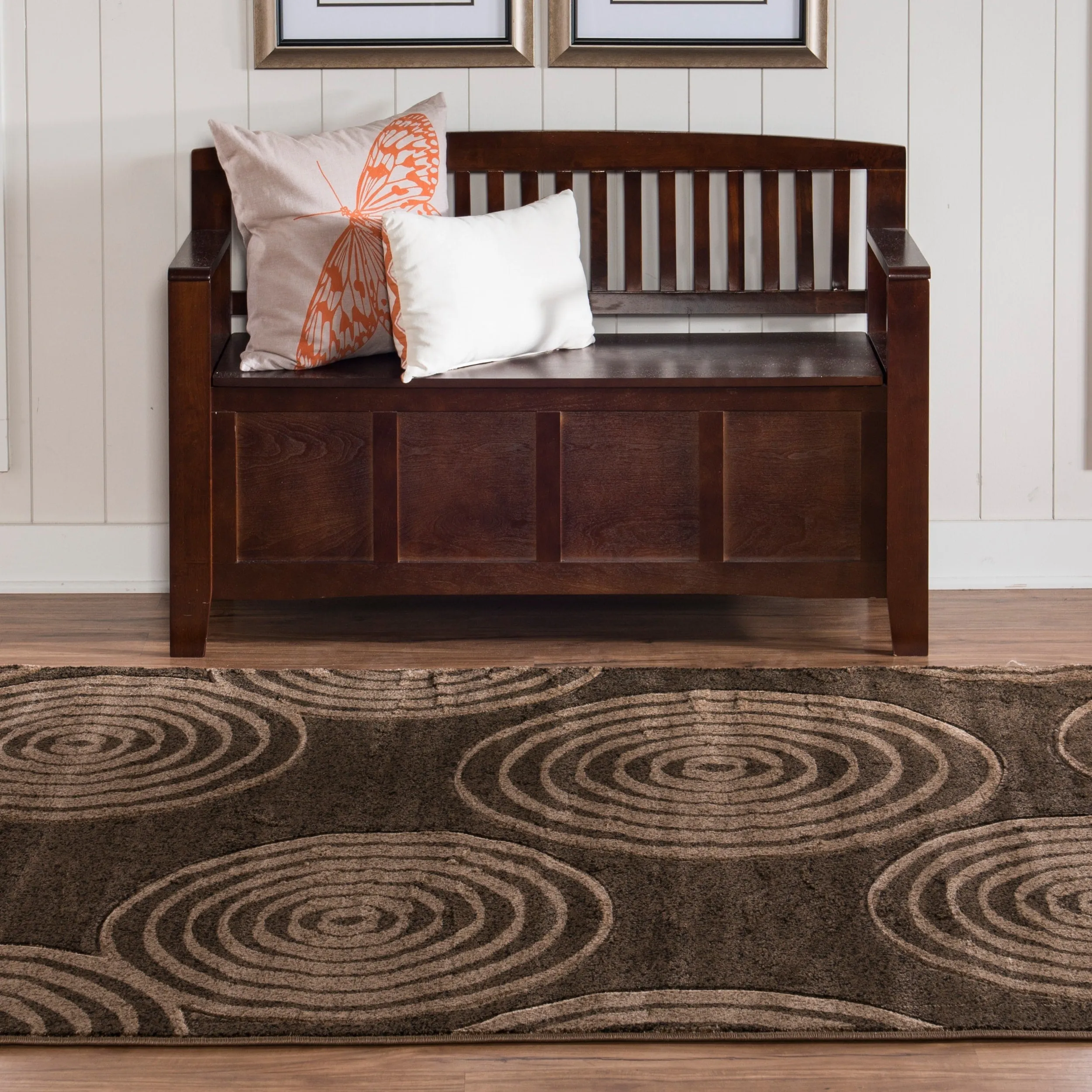 Linon Milan Collection Circles Area Rug