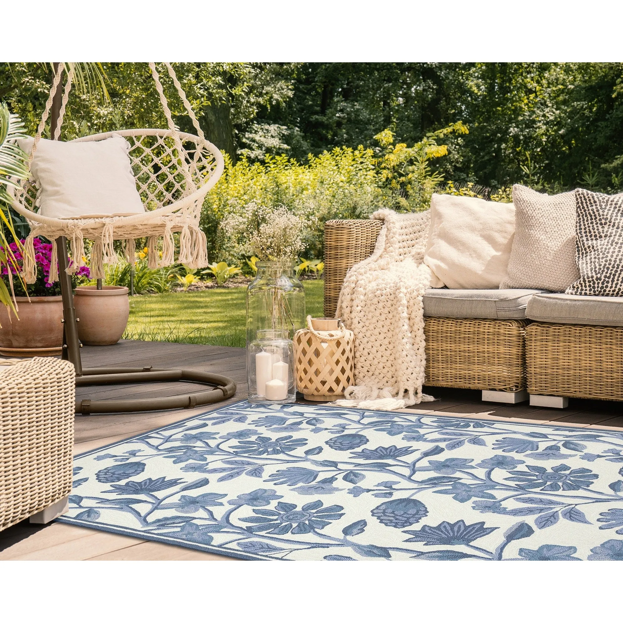 Liora Manne Capri Floral Vine Indoor/Outdoor Rug