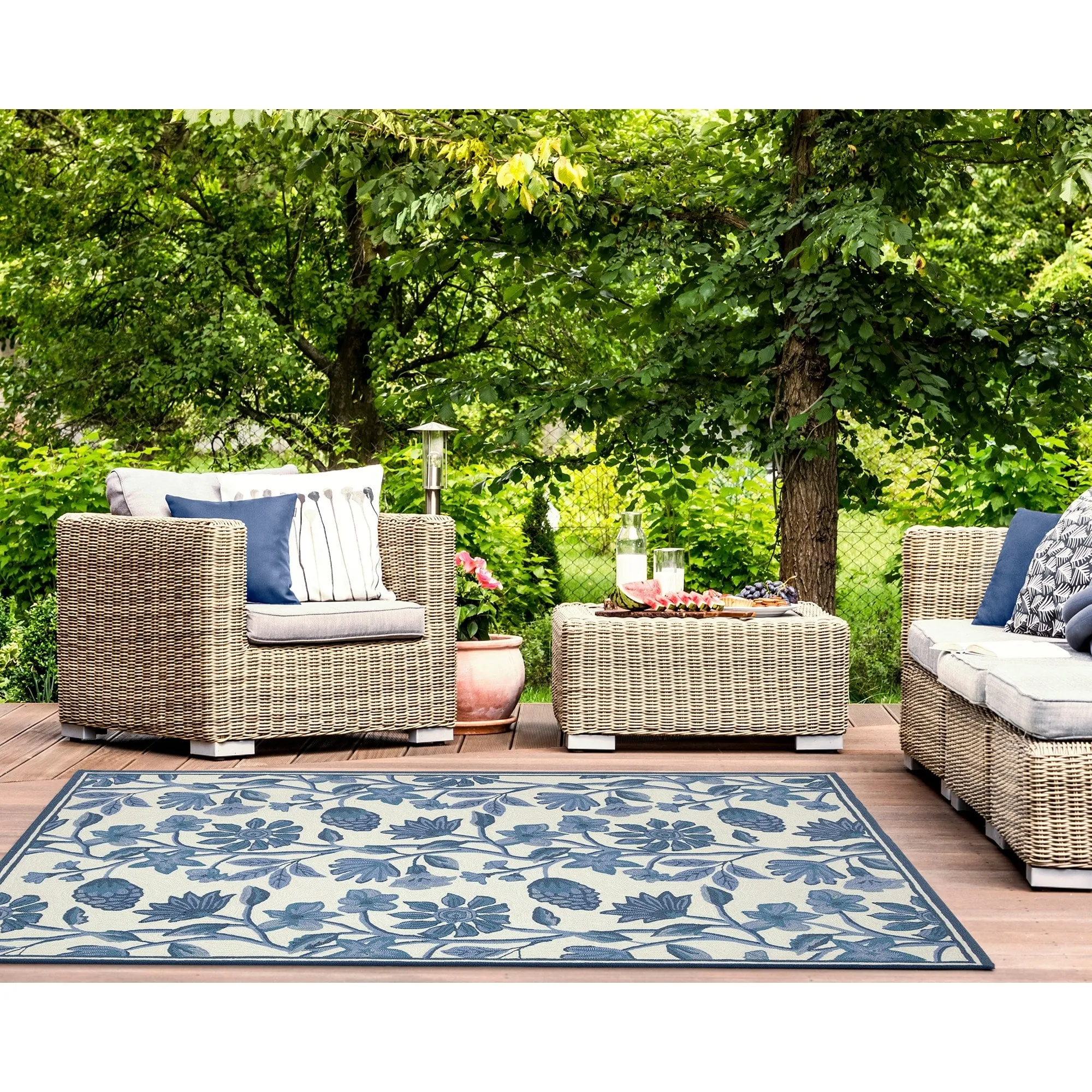 Liora Manne Capri Floral Vine Indoor/Outdoor Rug