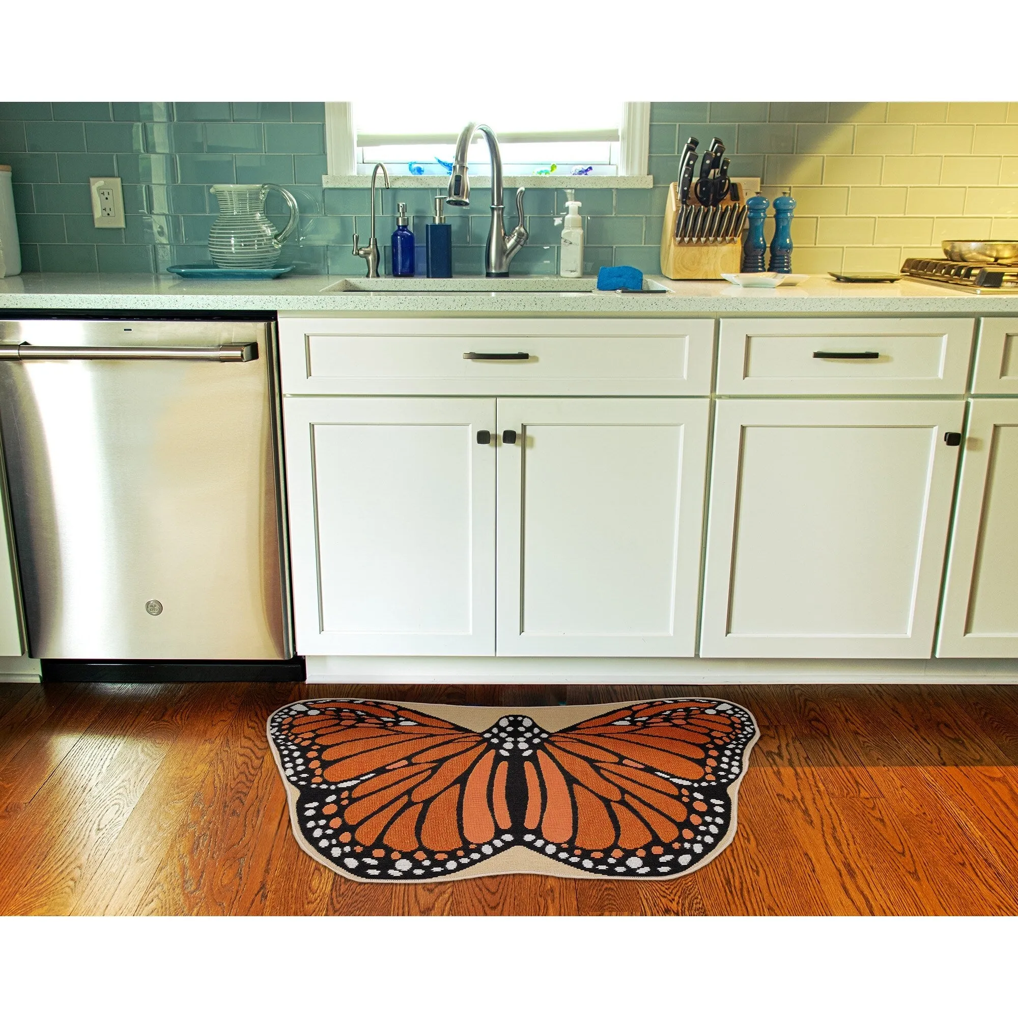 Liora Manne Esencia Monarch Indoor/Outdoor Mat Orange 3'3 x 1'9 SHAPED - 3'3 x 1'9 SHAPED