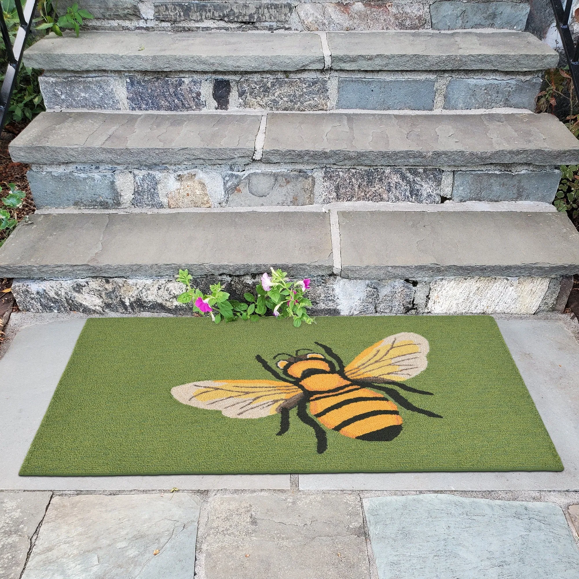Liora Manne Frontporch Bee Indoor/Outdoor Rug