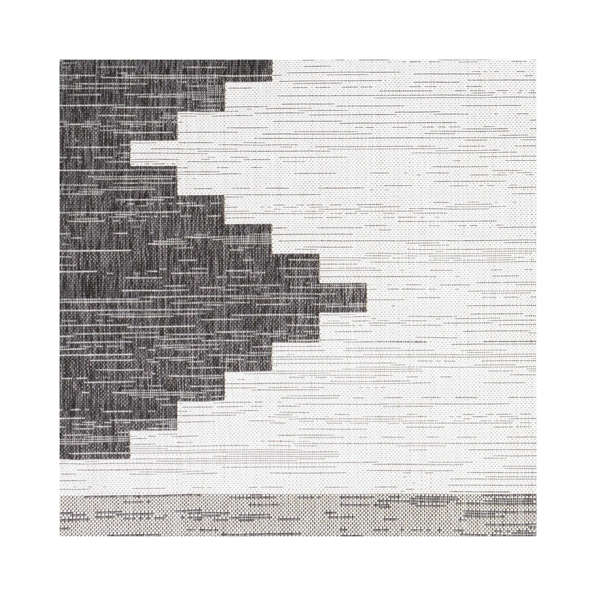 Livabliss Eagean Bohemian Diamond Indoor / OutdoorArea Rug