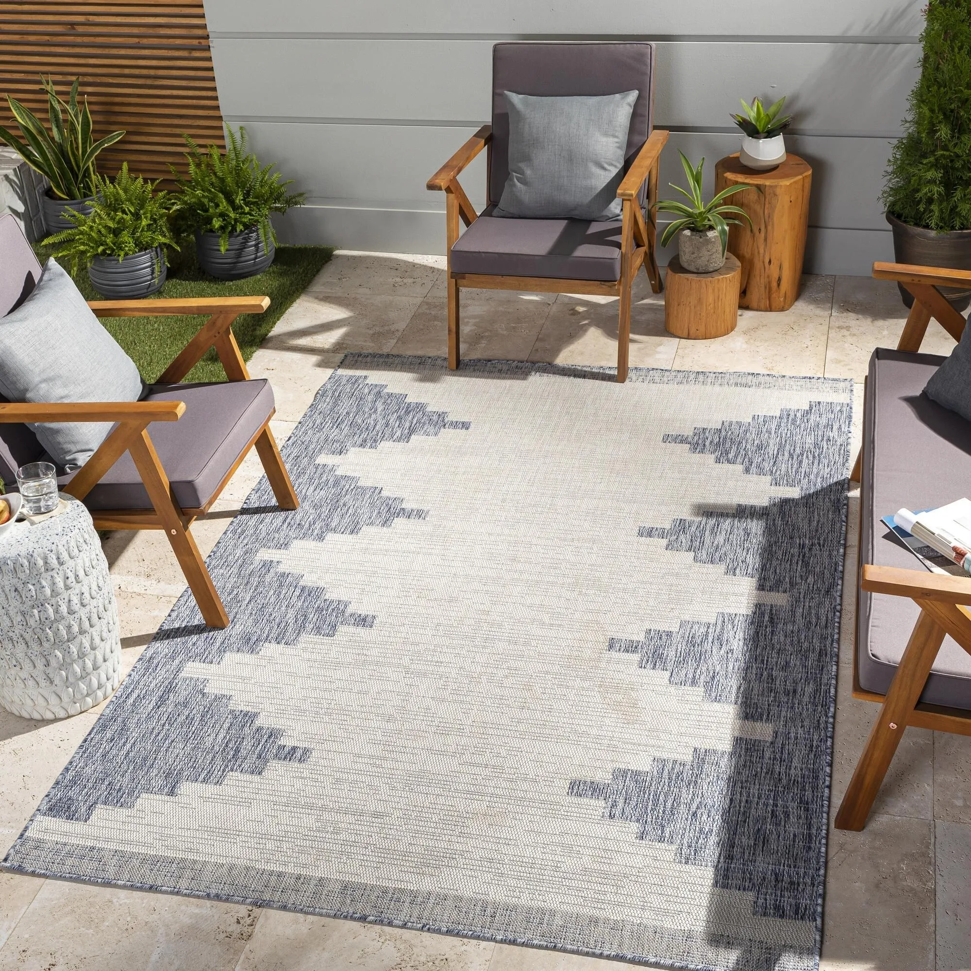 Livabliss Eagean Bohemian Diamond Indoor / OutdoorArea Rug