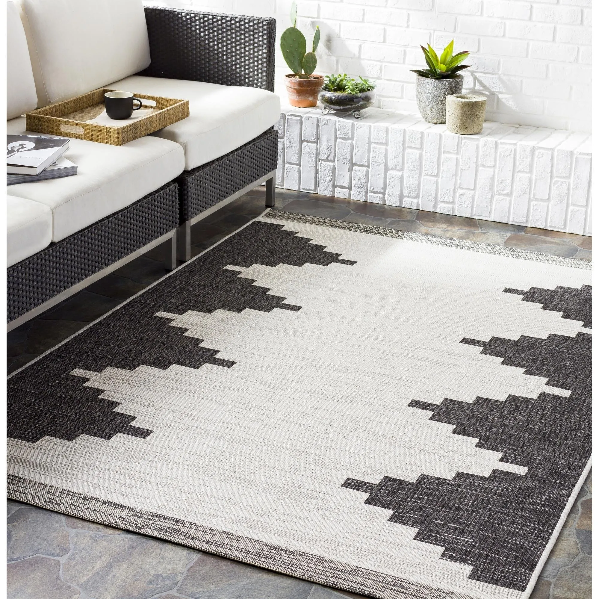 Livabliss Eagean Bohemian Diamond Indoor / OutdoorArea Rug