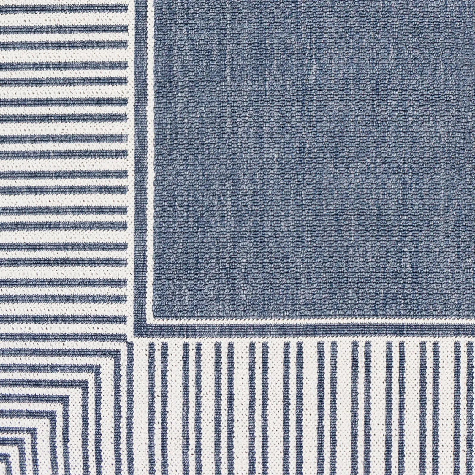 Livabliss Felice Border Indoor/ Outdoor Area Rug - 8'10 Square