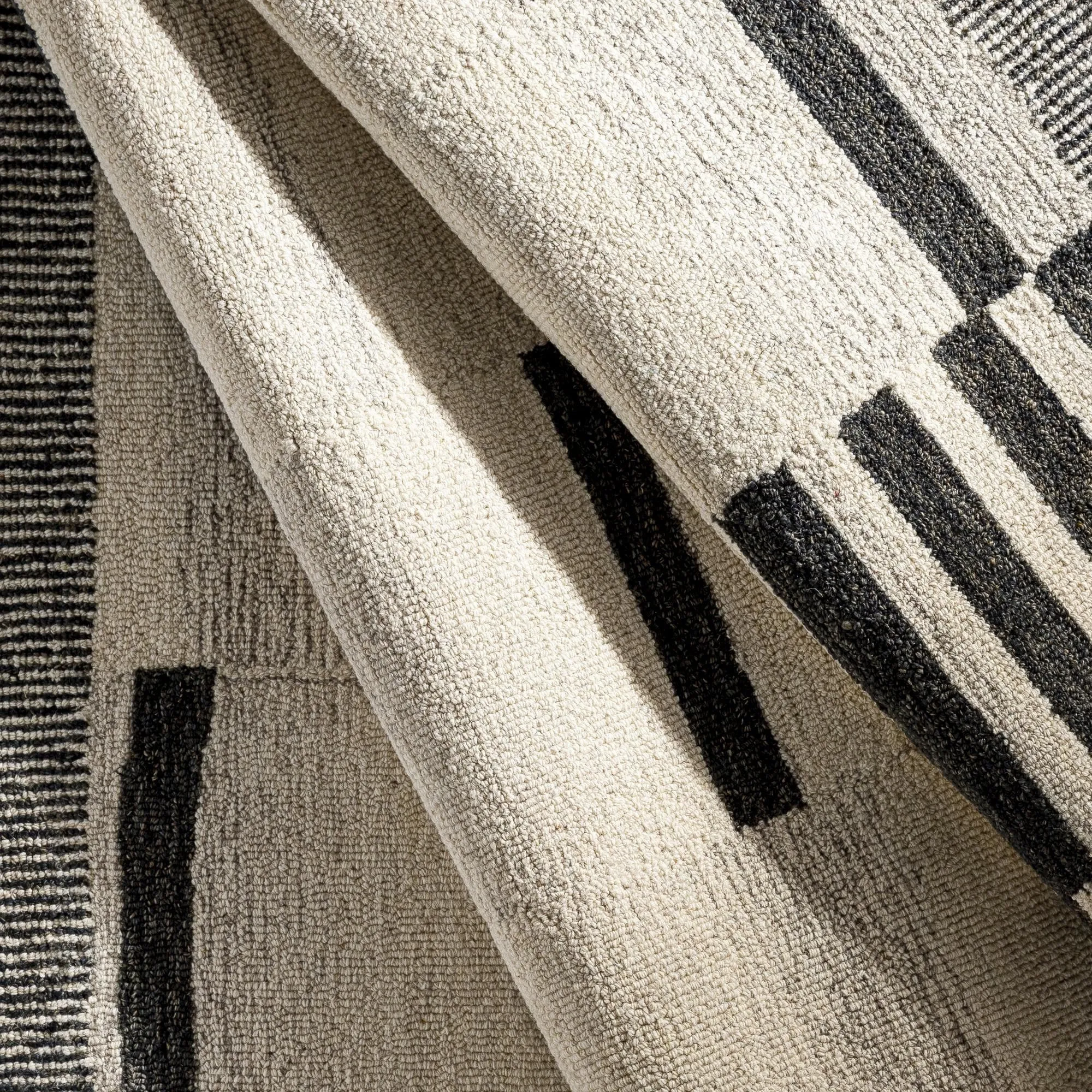 Livabliss Granada Hand Tufted Geometric Wool Rug