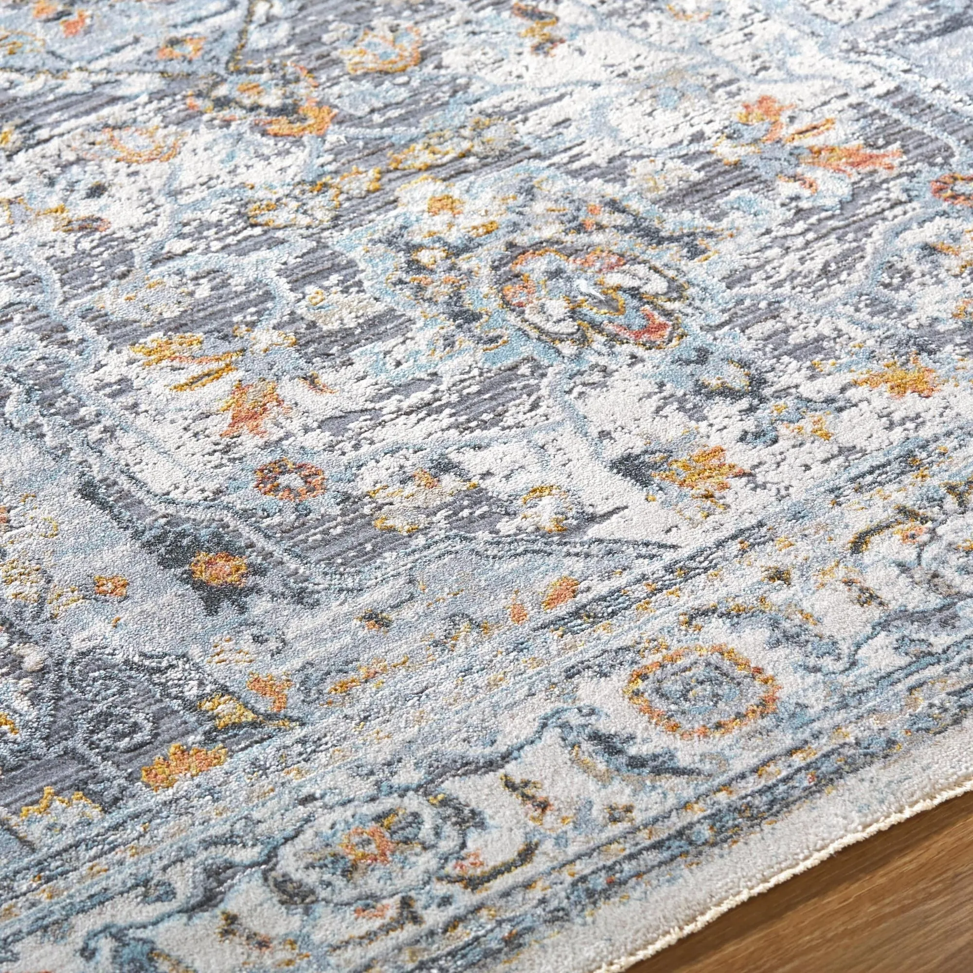 Livabliss Hassler Traditional Medallion Area Rug
