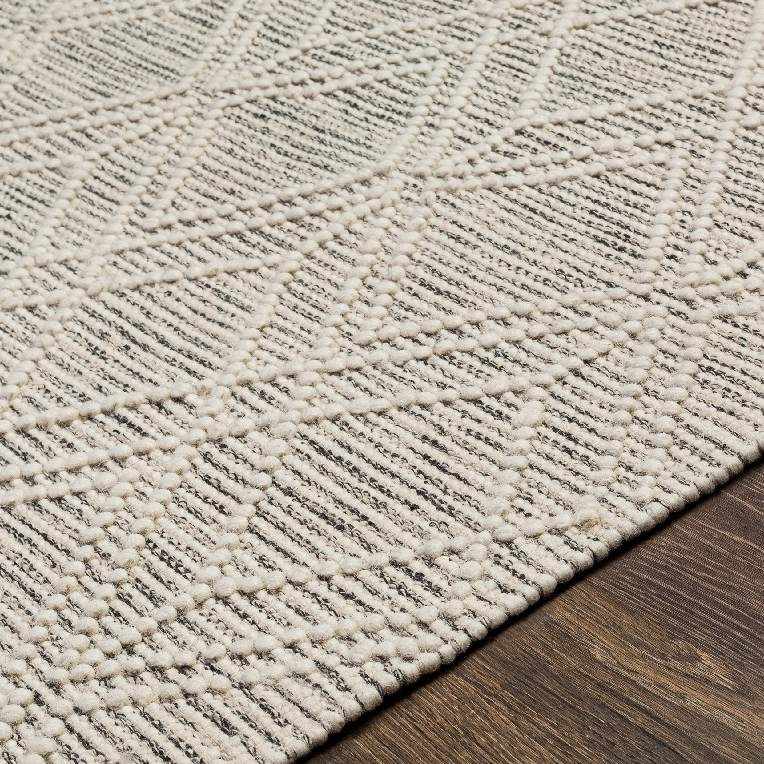 Livabliss Hayli Handmade Farmhouse Wool Blend Area Rug