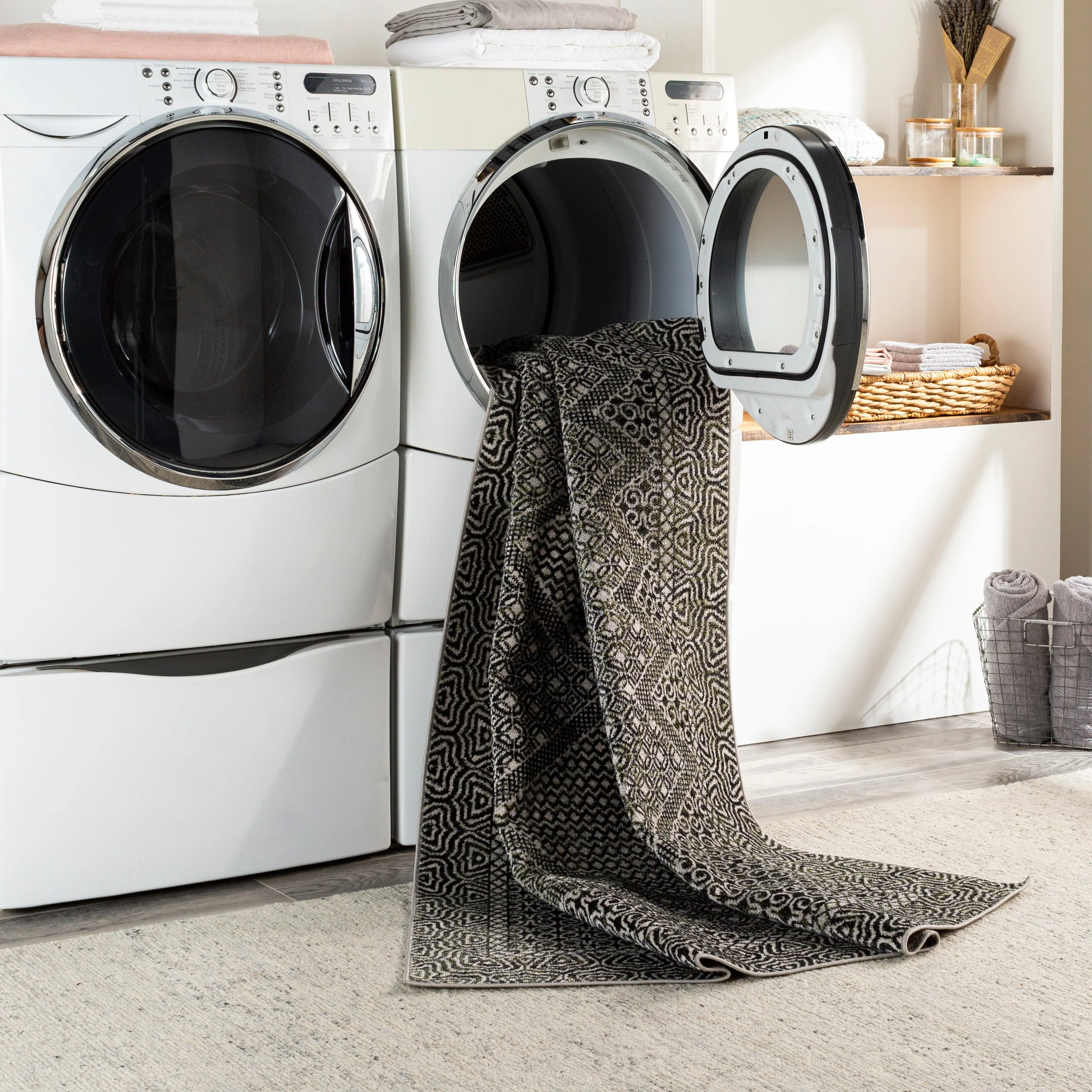 Livabliss Lavadora Global Geometric Machine Washable Boho Area Rug