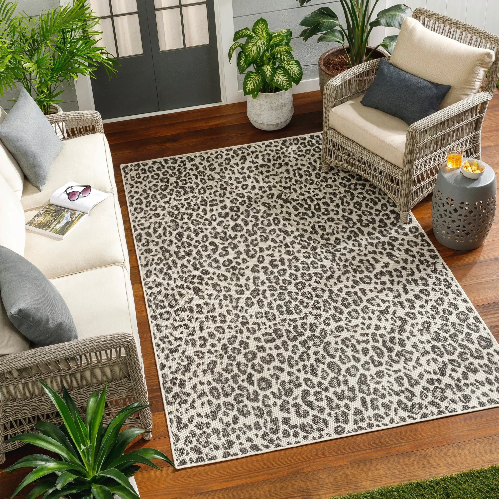 Livabliss Ravello Animal Print Indoor/ Outdoor Area Rug