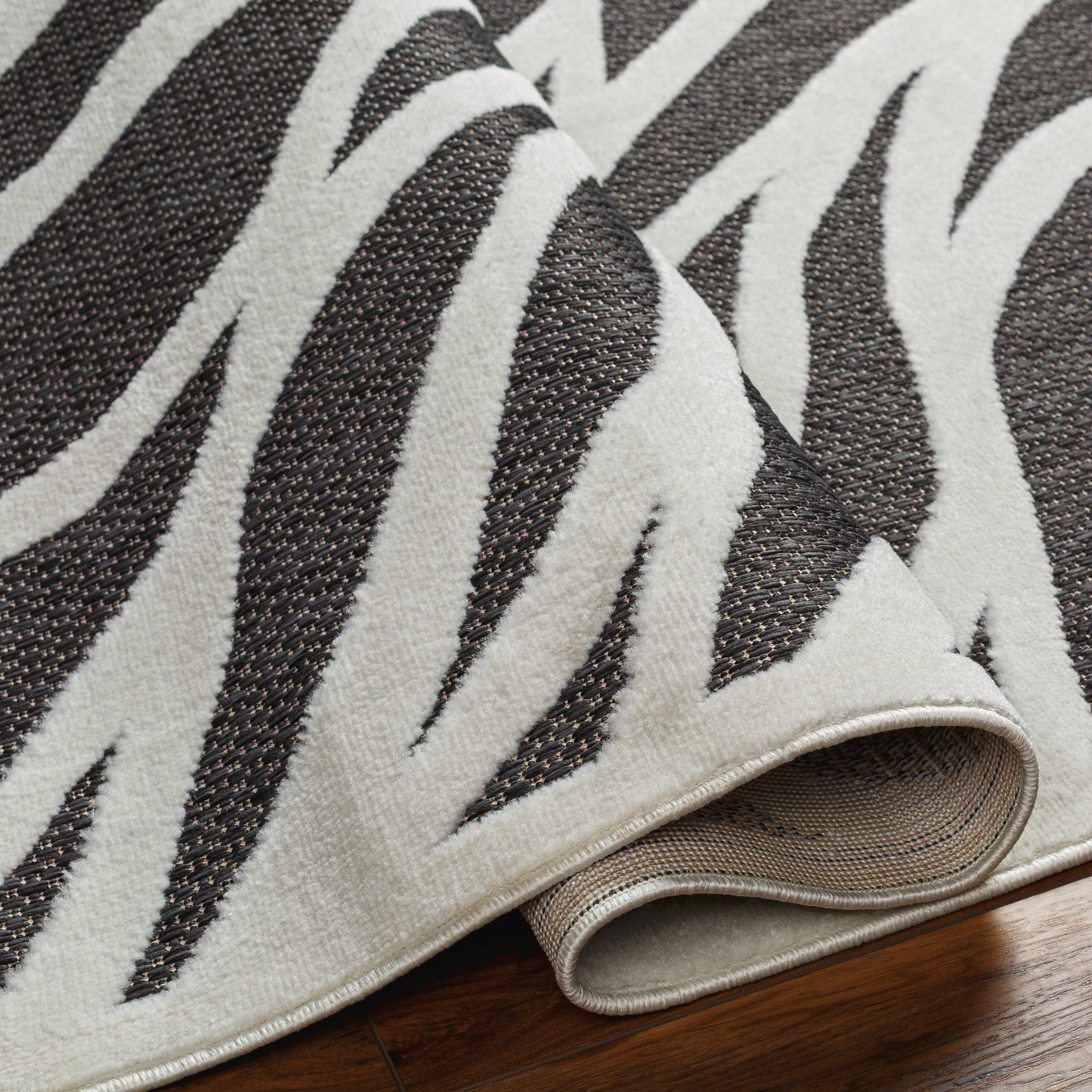Livabliss San Diego Abstract Stripe Indoor/ Outdoor Area Rug