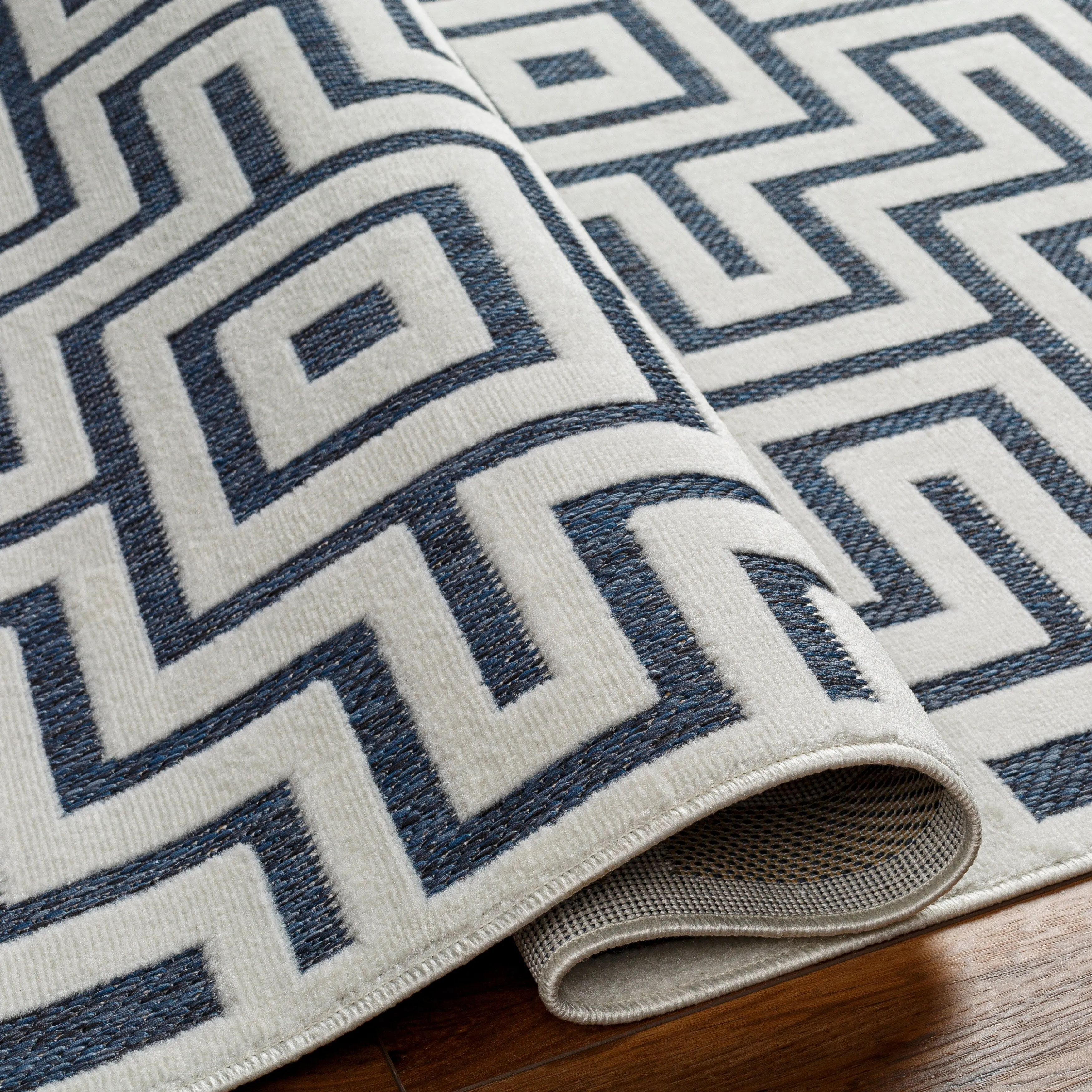 Livabliss San Diego Mid-Century Indoor/ Outdoor Area Rug
