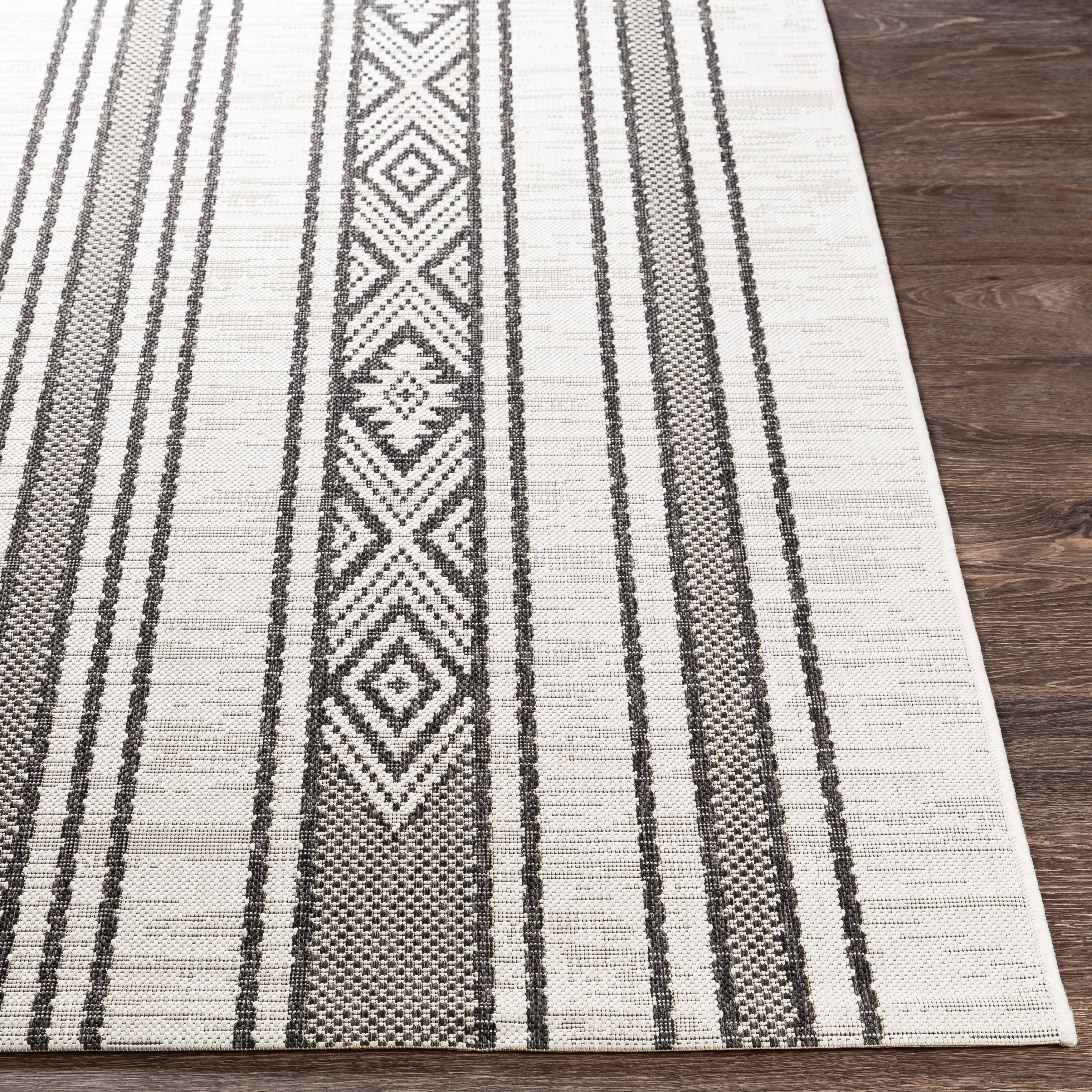 Livabliss Tansy Indoor/ Outdoor Nordic Stripe Area Rug
