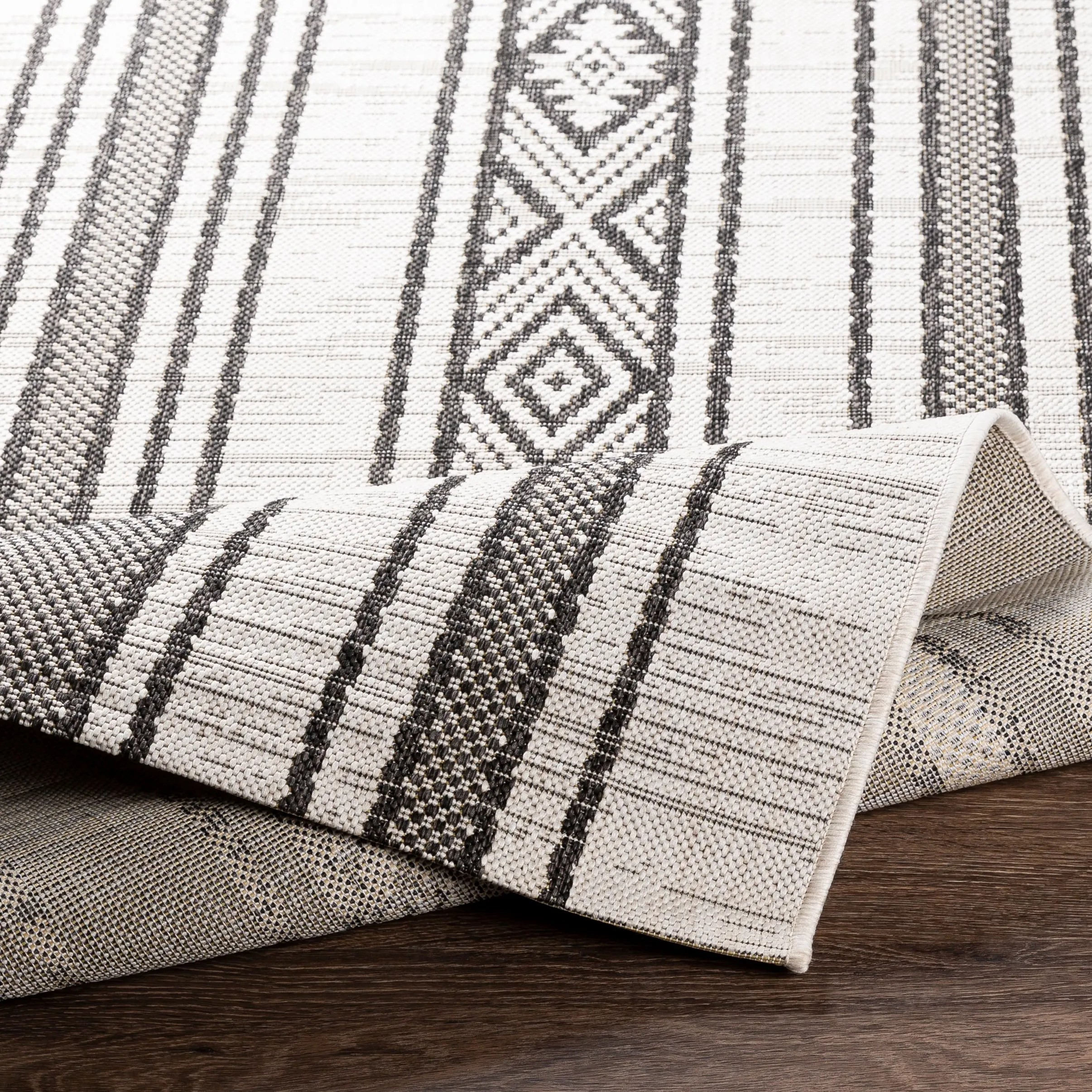 Livabliss Tansy Indoor/ Outdoor Nordic Stripe Area Rug