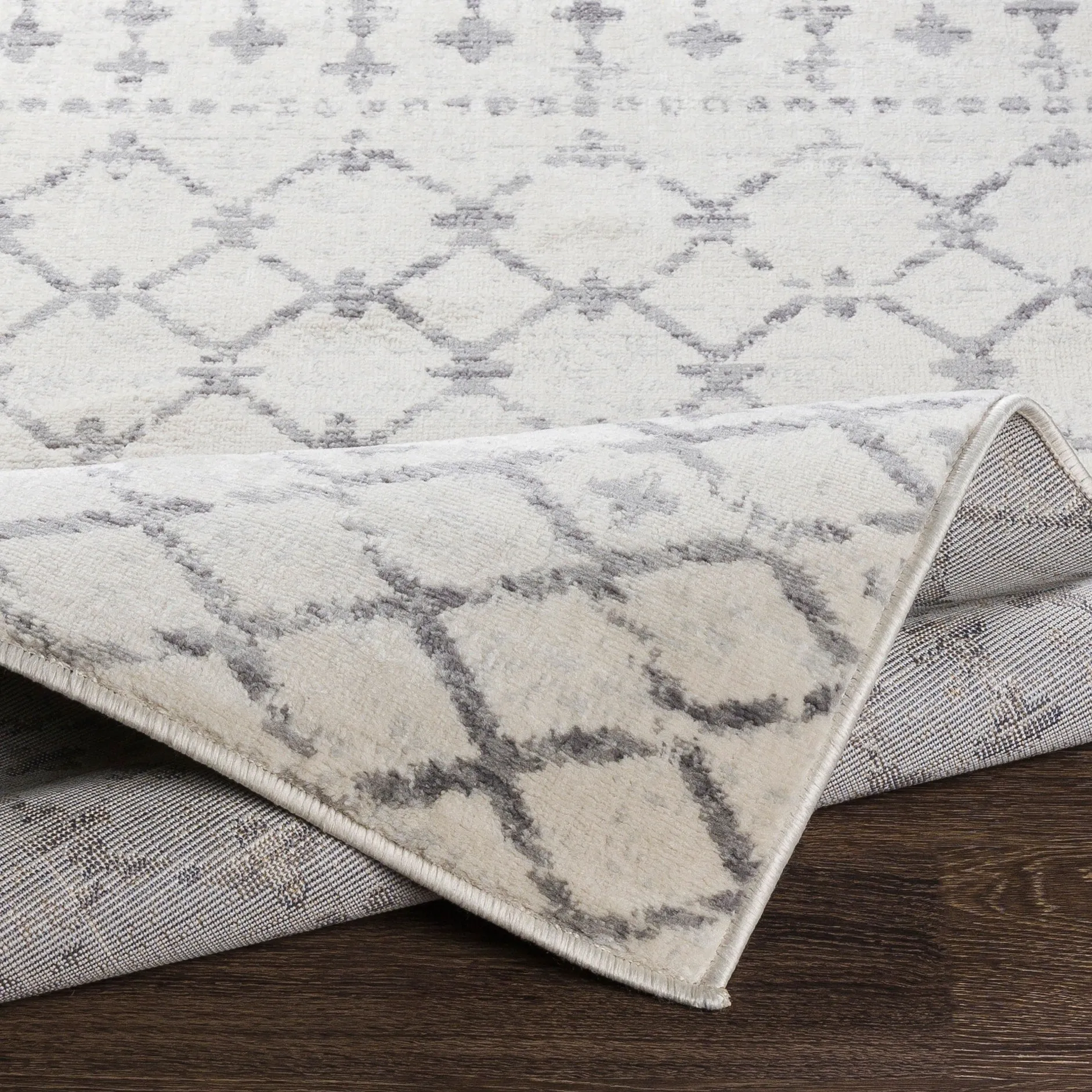 Livabliss Vanya Moroccan Diamond Area Rug