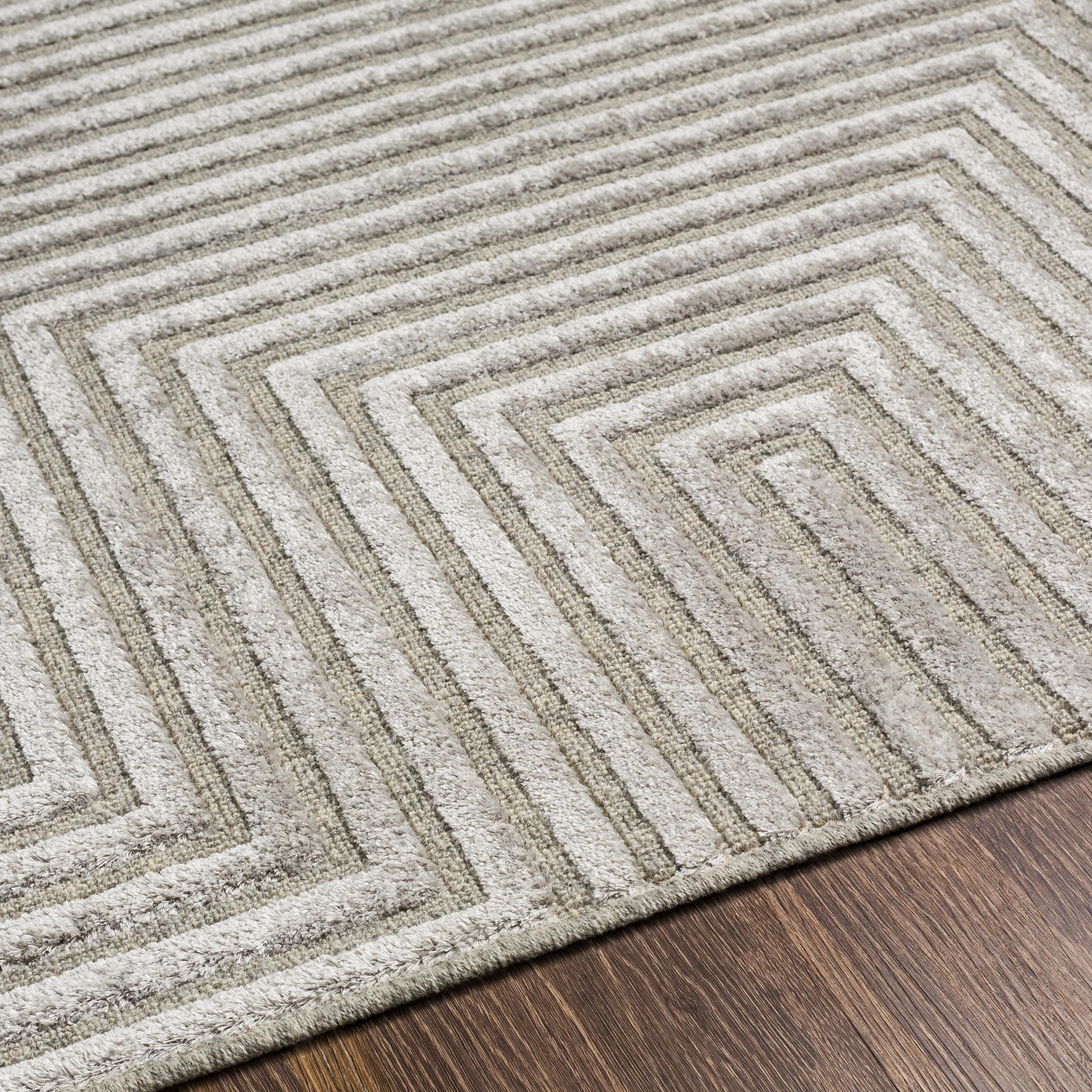 Livabliss Wimbledon Modern Medallion Rug