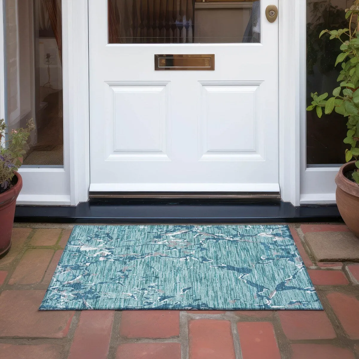 Machine Washable Indoor/ Outdoor Abstract Camo Chantille Rug