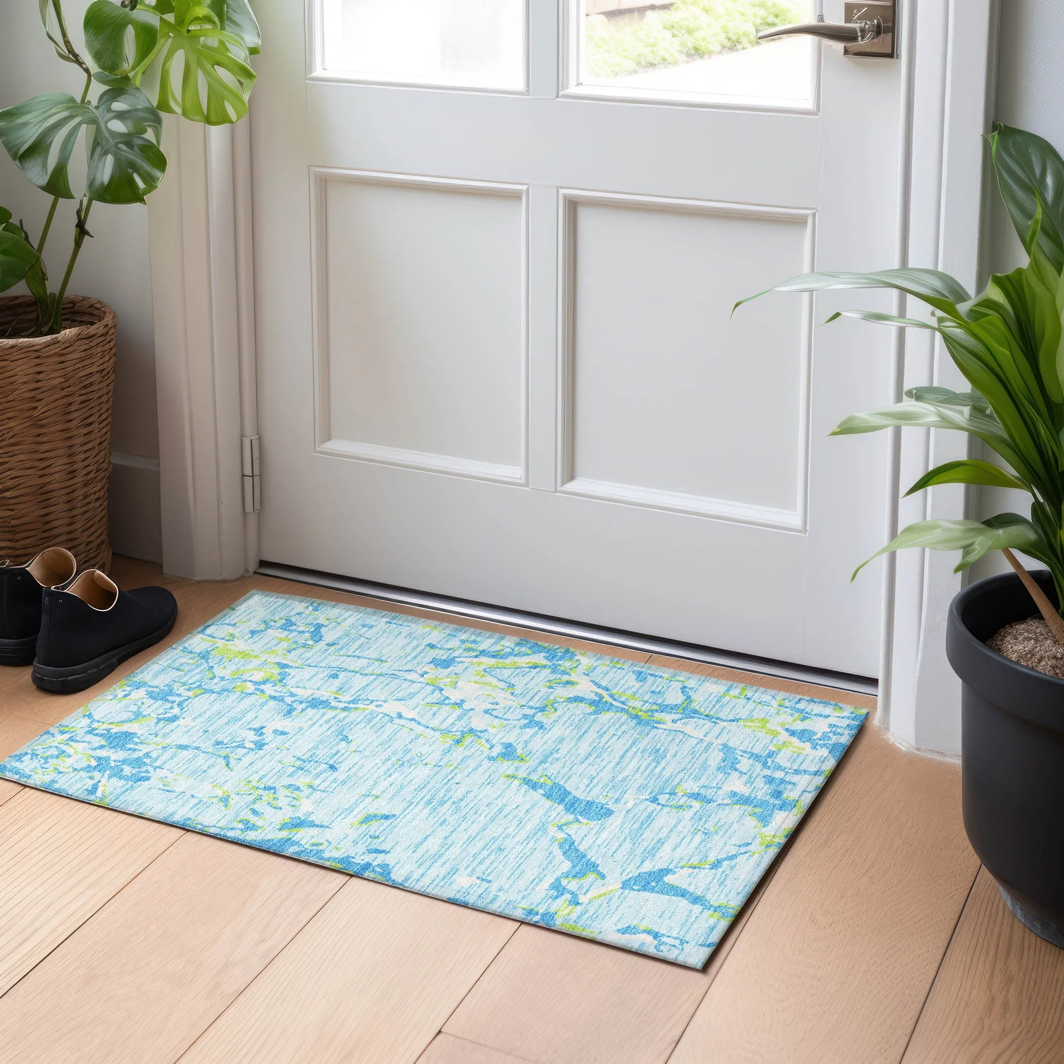 Machine Washable Indoor/ Outdoor Abstract Camo Chantille Rug