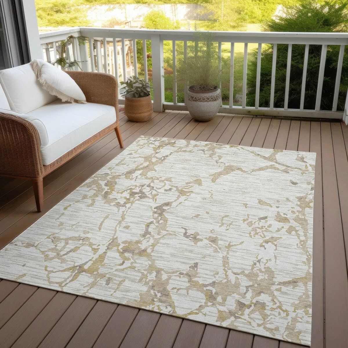 Machine Washable Indoor/ Outdoor Abstract Camo Chantille Rug