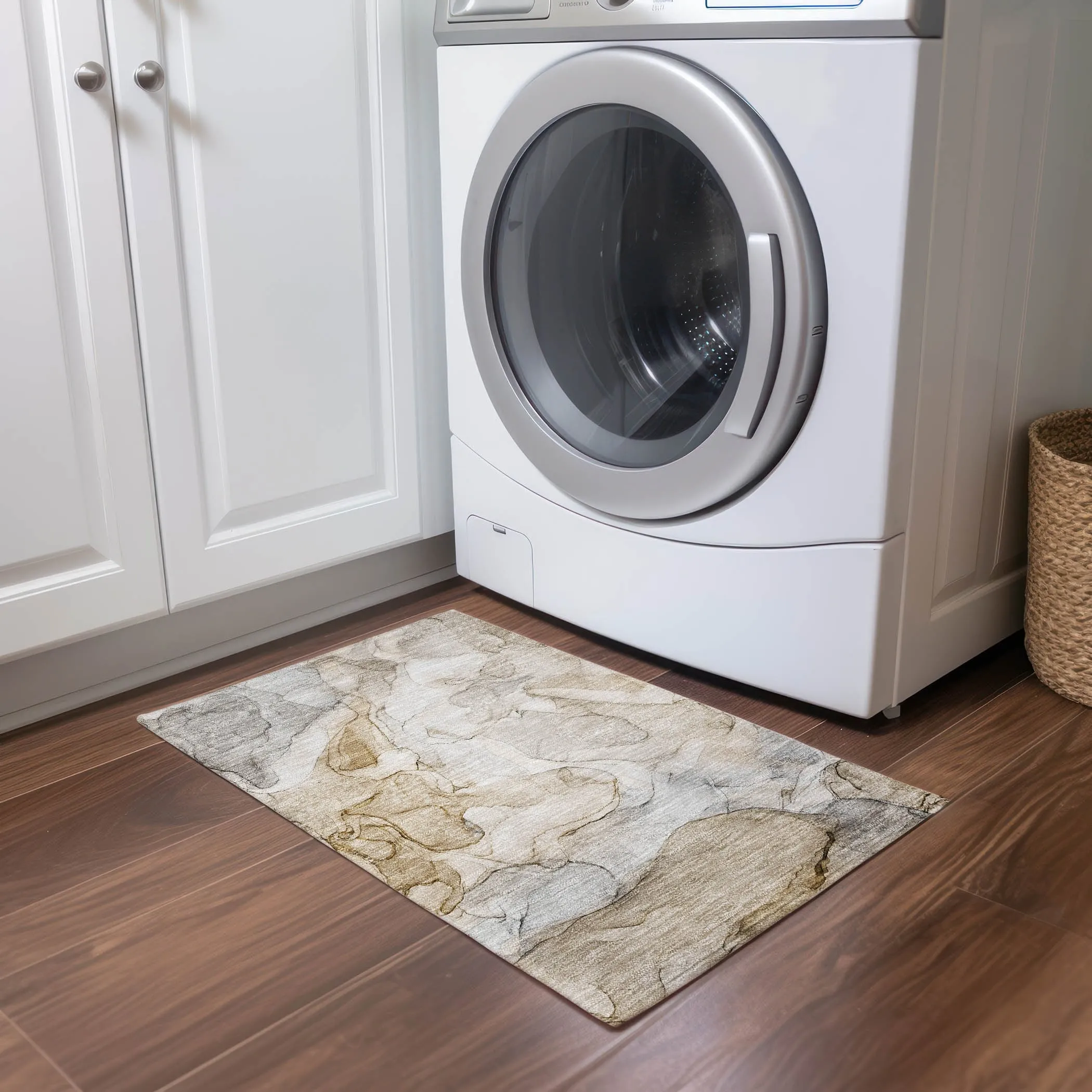 Machine Washable Indoor/ Outdoor Abstract Chantille Rug