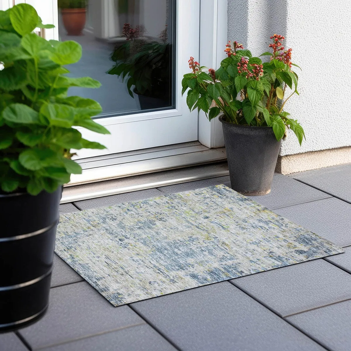 Machine Washable Indoor/ Outdoor Abstract Modern Chantille Rug