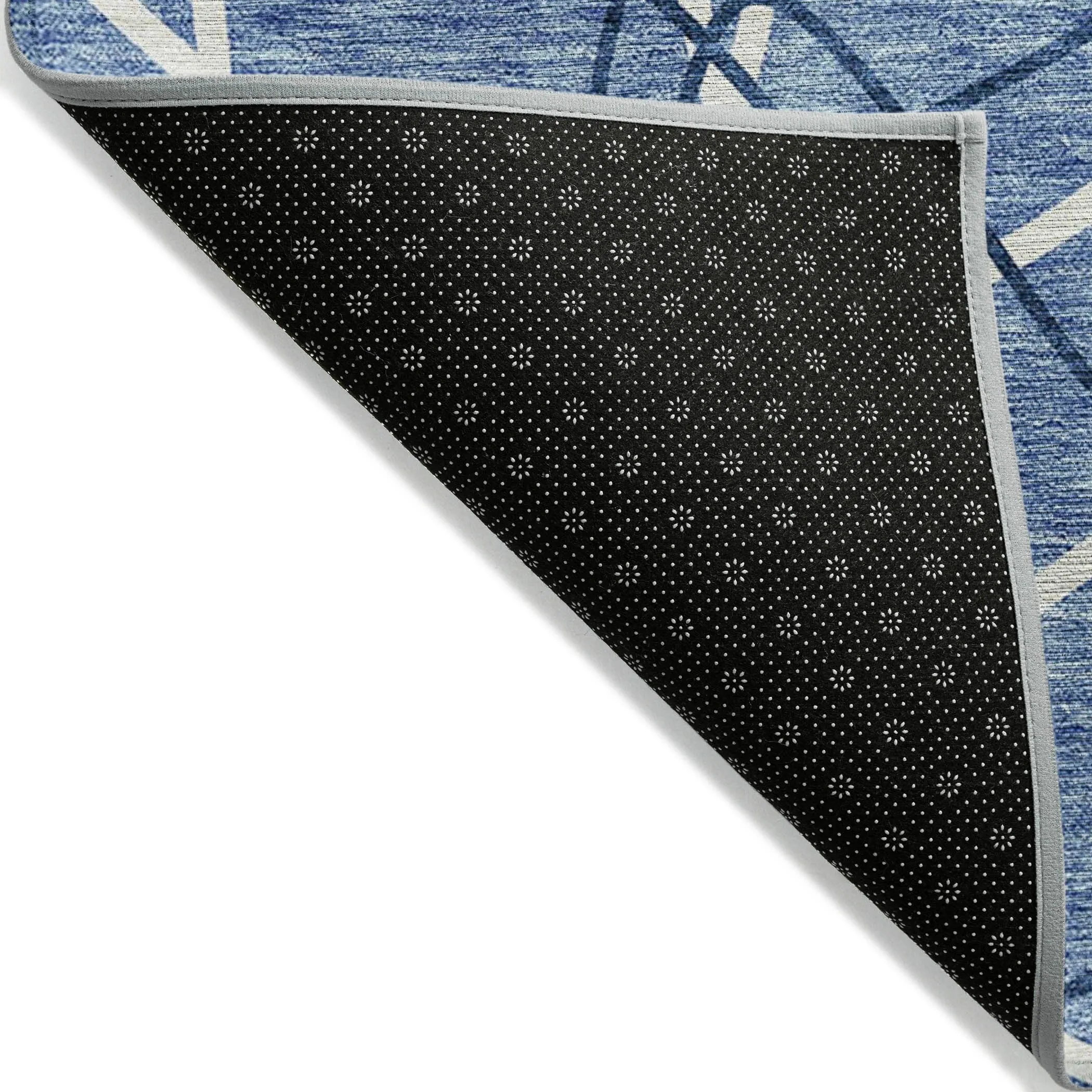Machine Washable Indoor/ Outdoor Abstract Prism Chantille Rug