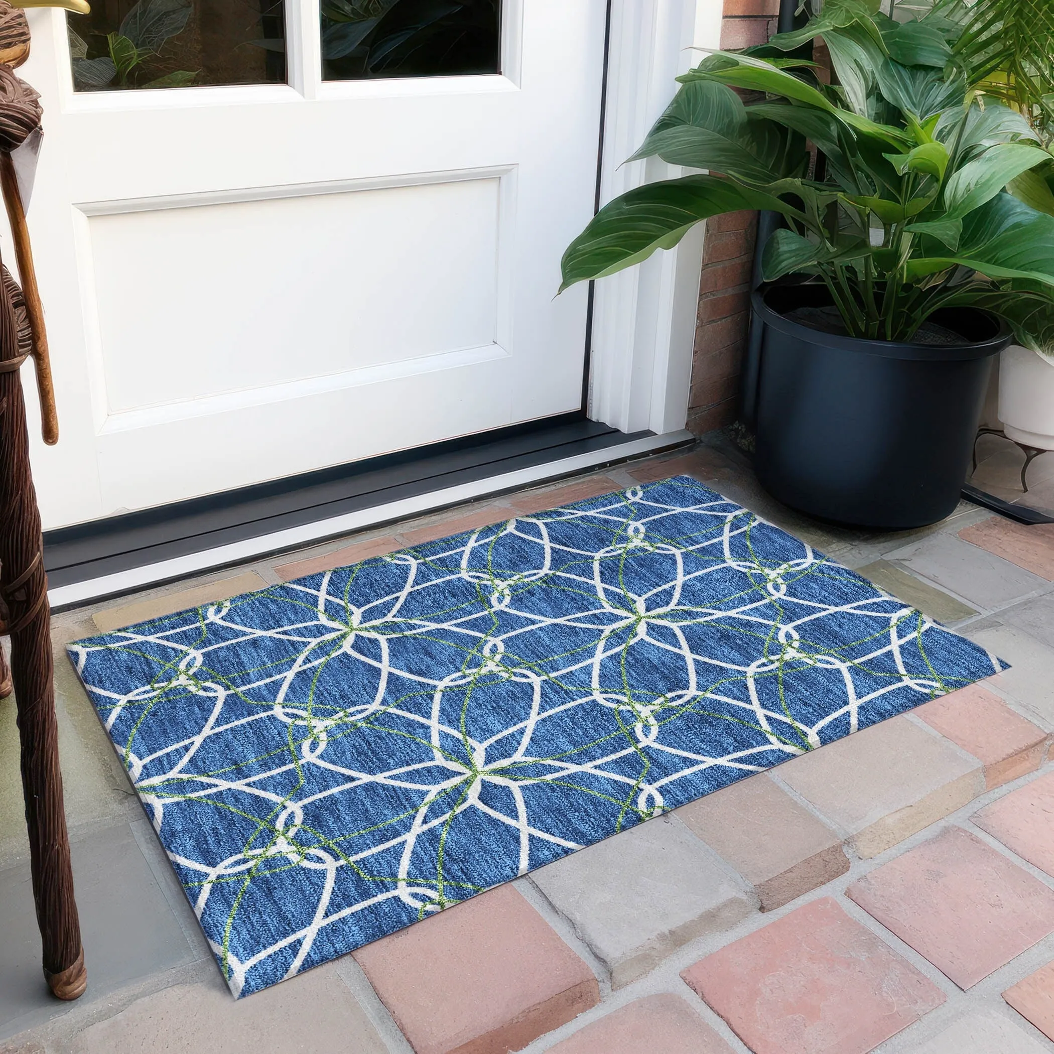 Machine Washable Indoor/ Outdoor Abstract Prism Chantille Rug