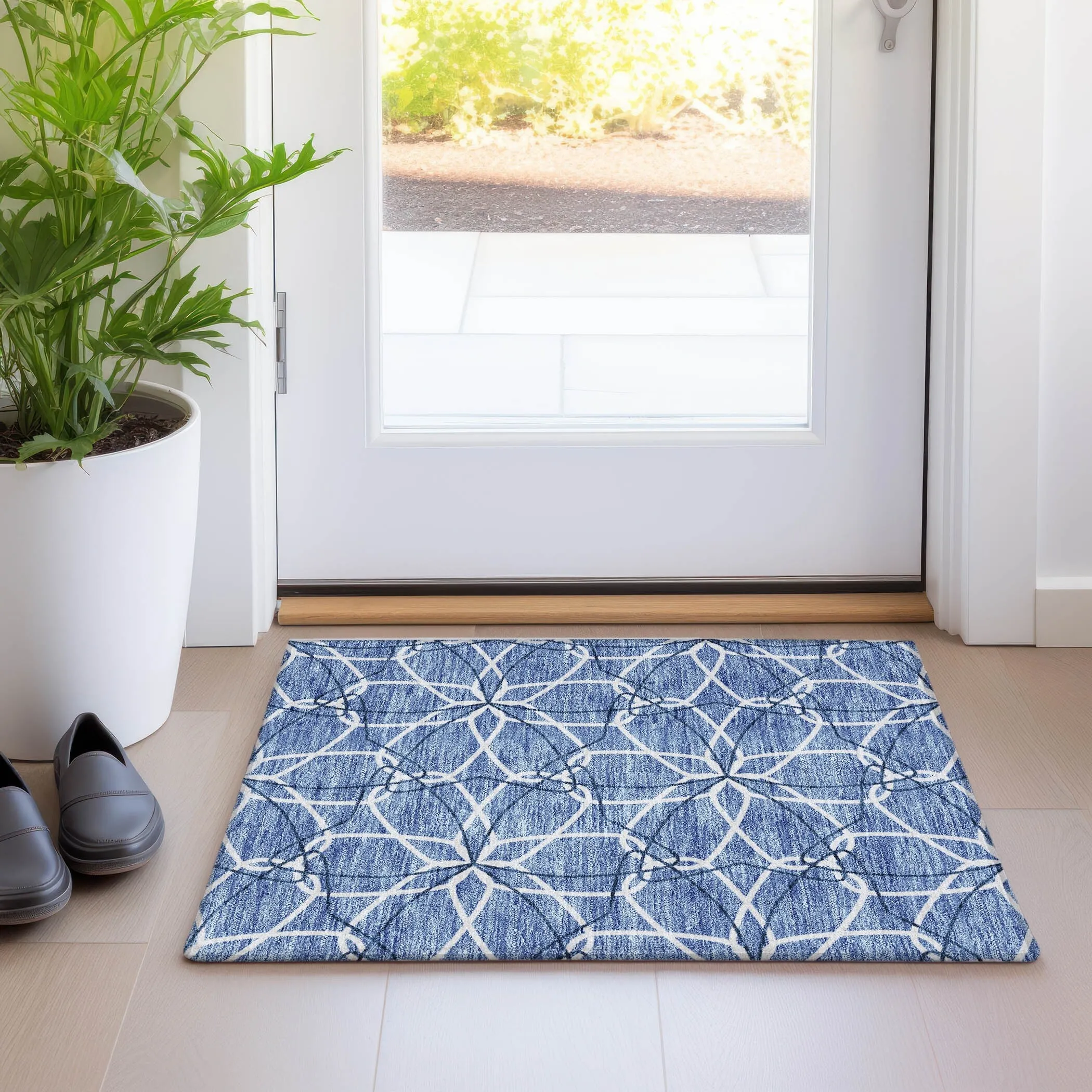 Machine Washable Indoor/ Outdoor Abstract Prism Chantille Rug