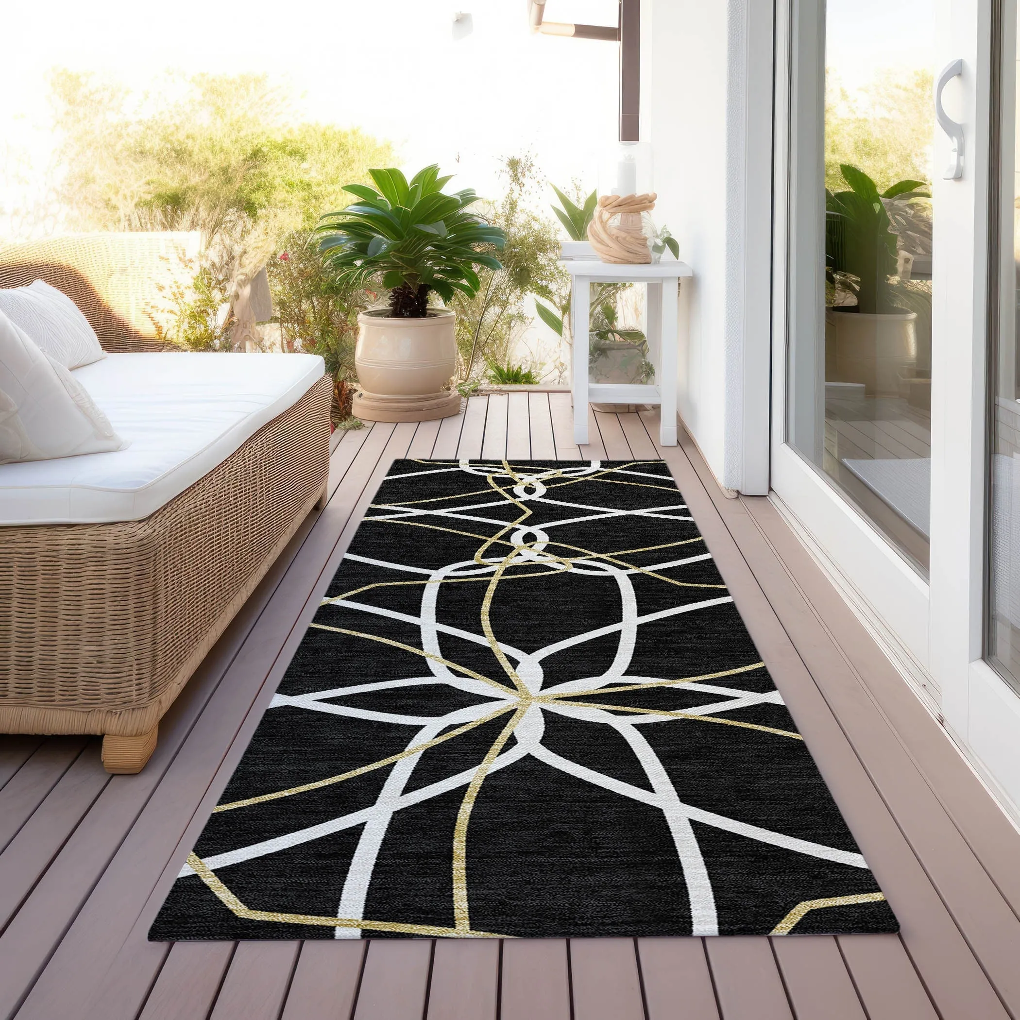 Machine Washable Indoor/ Outdoor Abstract Prism Chantille Rug
